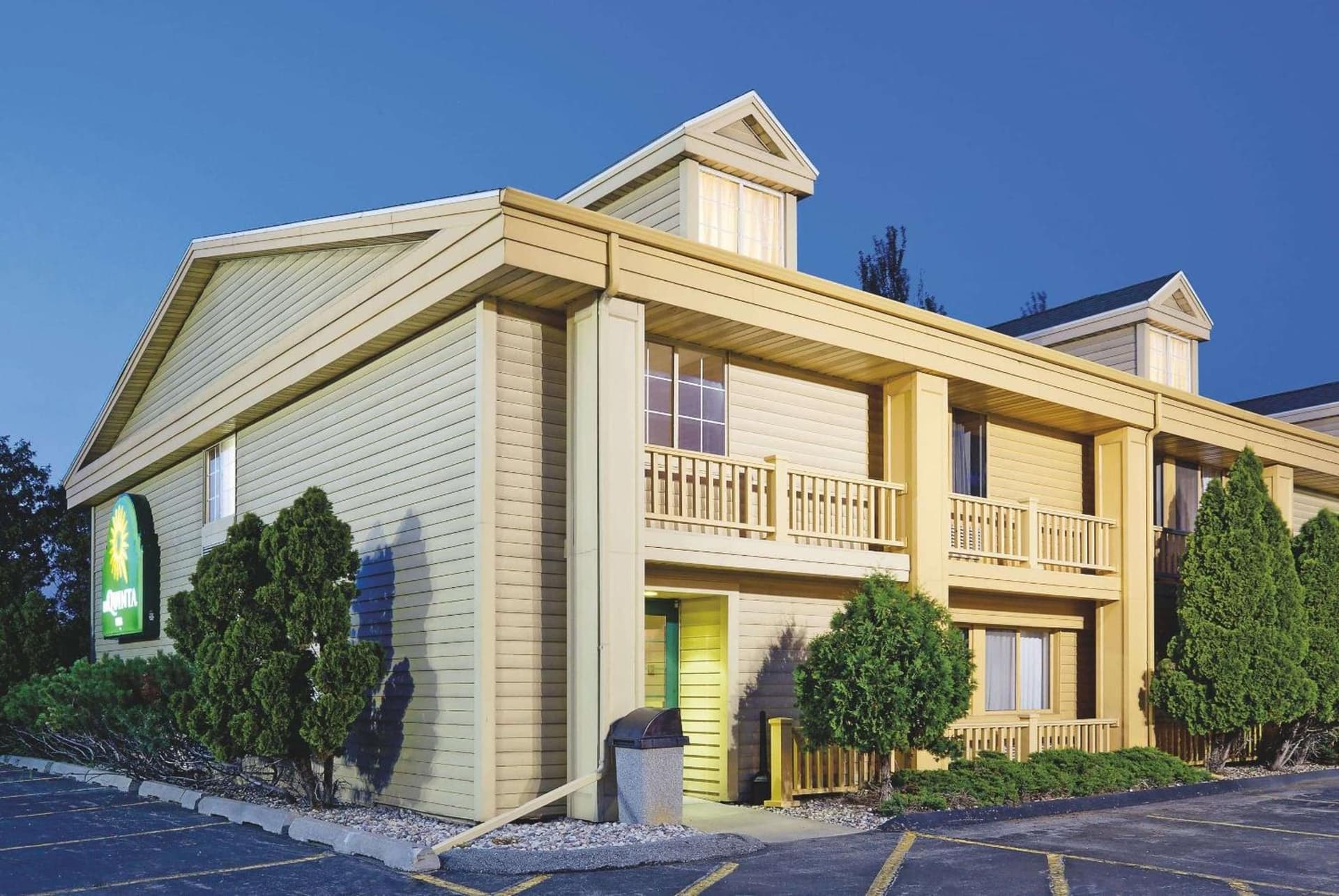 La Quinta Inn by Wyndham Oshkosh gallery photo in Oshkosh, WI — image 44