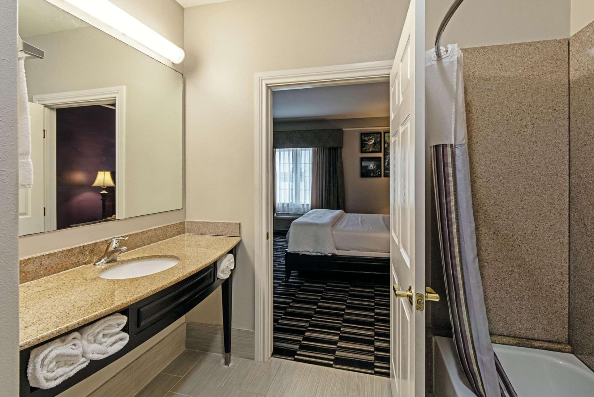 La Quinta by Wyndham Alamo-McAllen East gallery photo in Alamo, TX — image 41