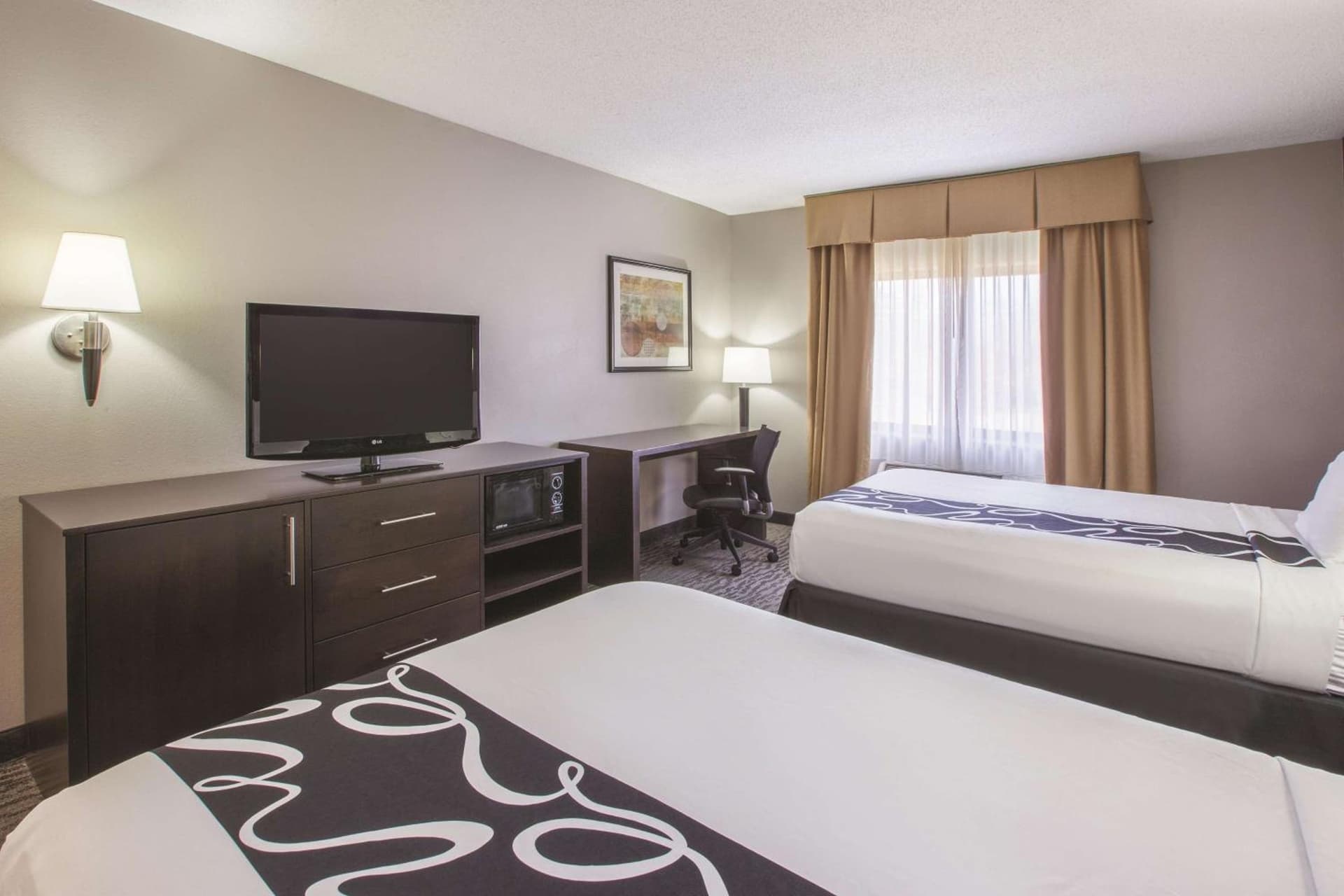 La Quinta by Wyndham Erie gallery photo in Erie, PA — image 12