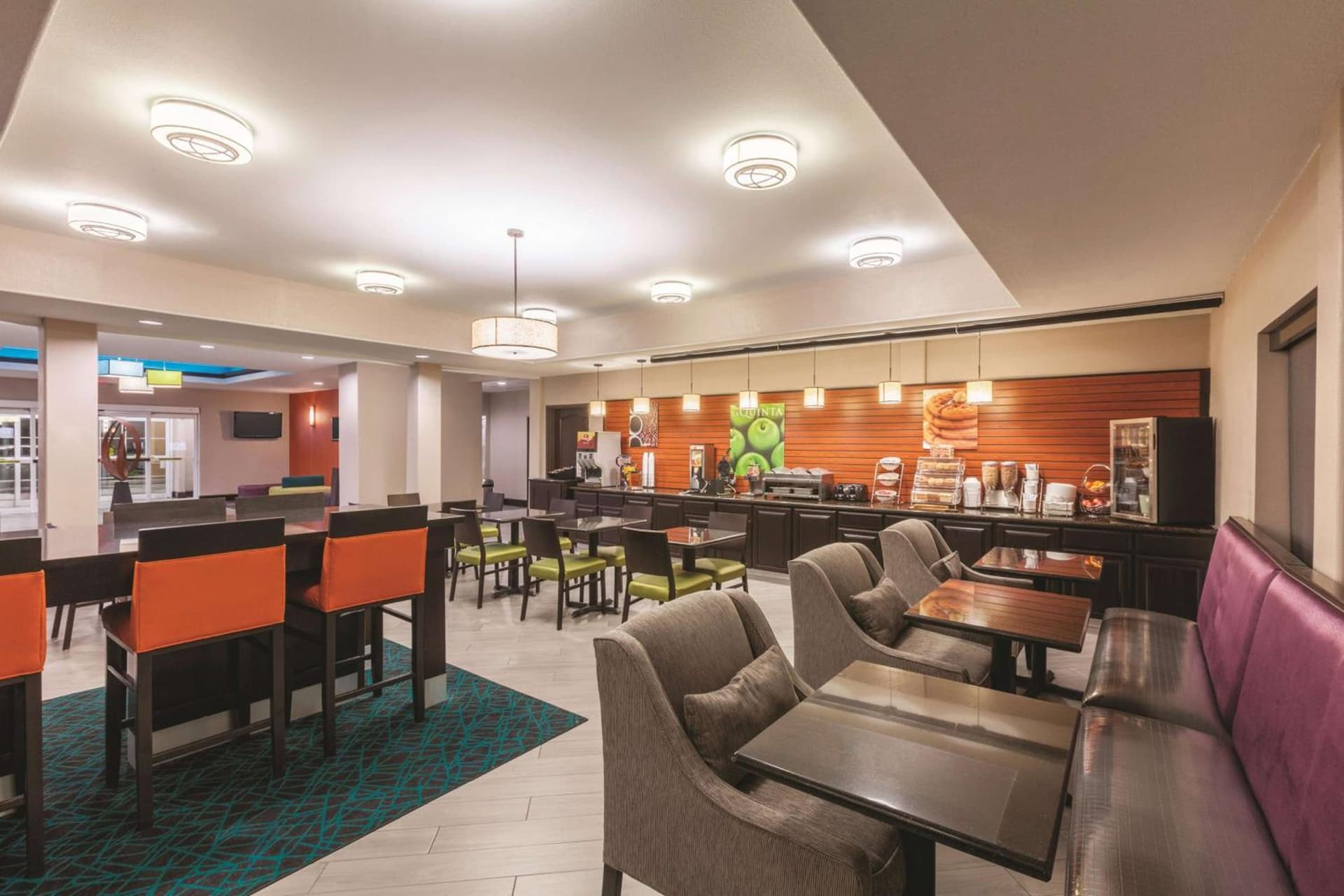 La Quinta by Wyndham Houston IAH Bush Intl Airport E gallery photo in Humble, TX — image 9