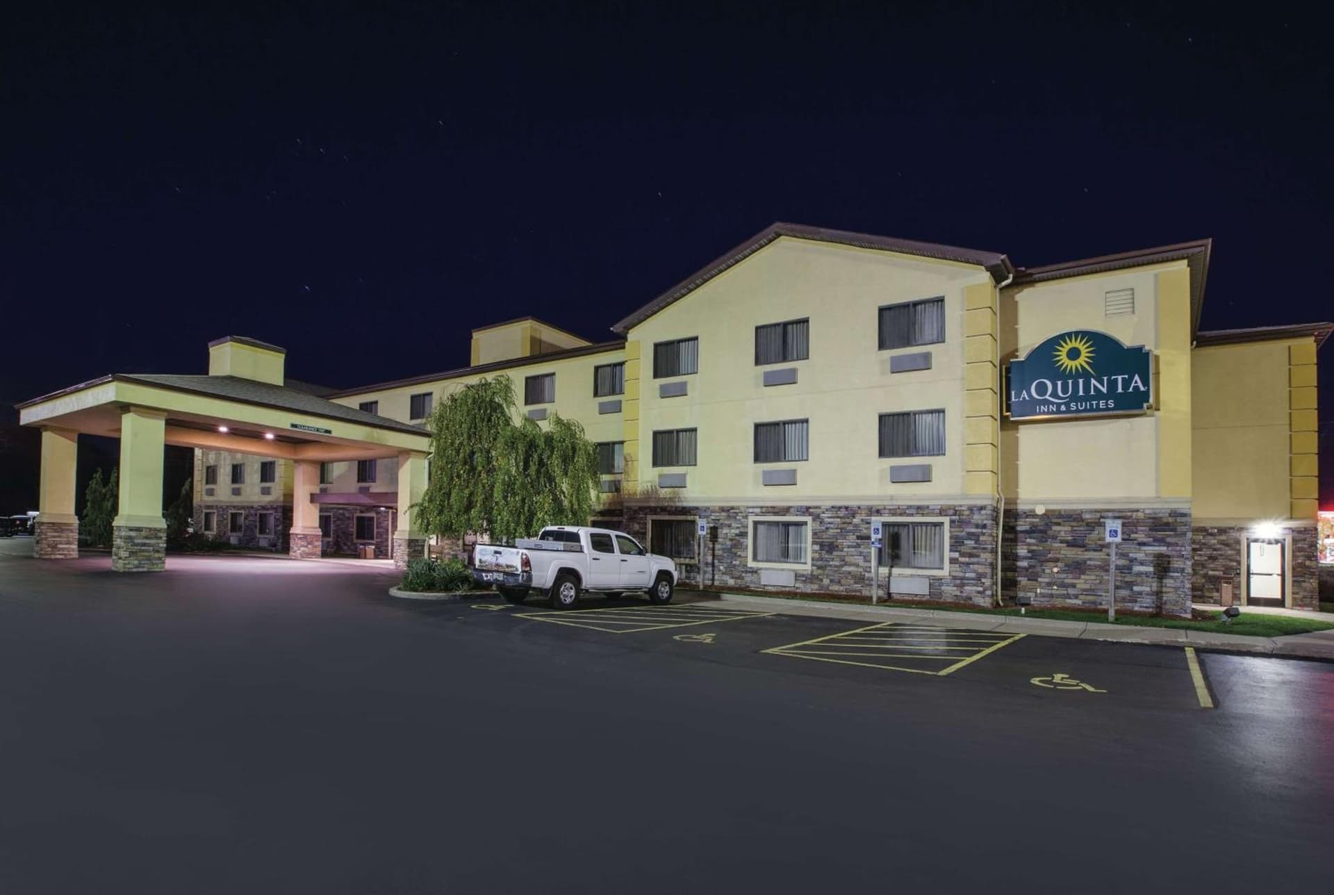 La Quinta by Wyndham Erie gallery photo in Erie, PA — image 50