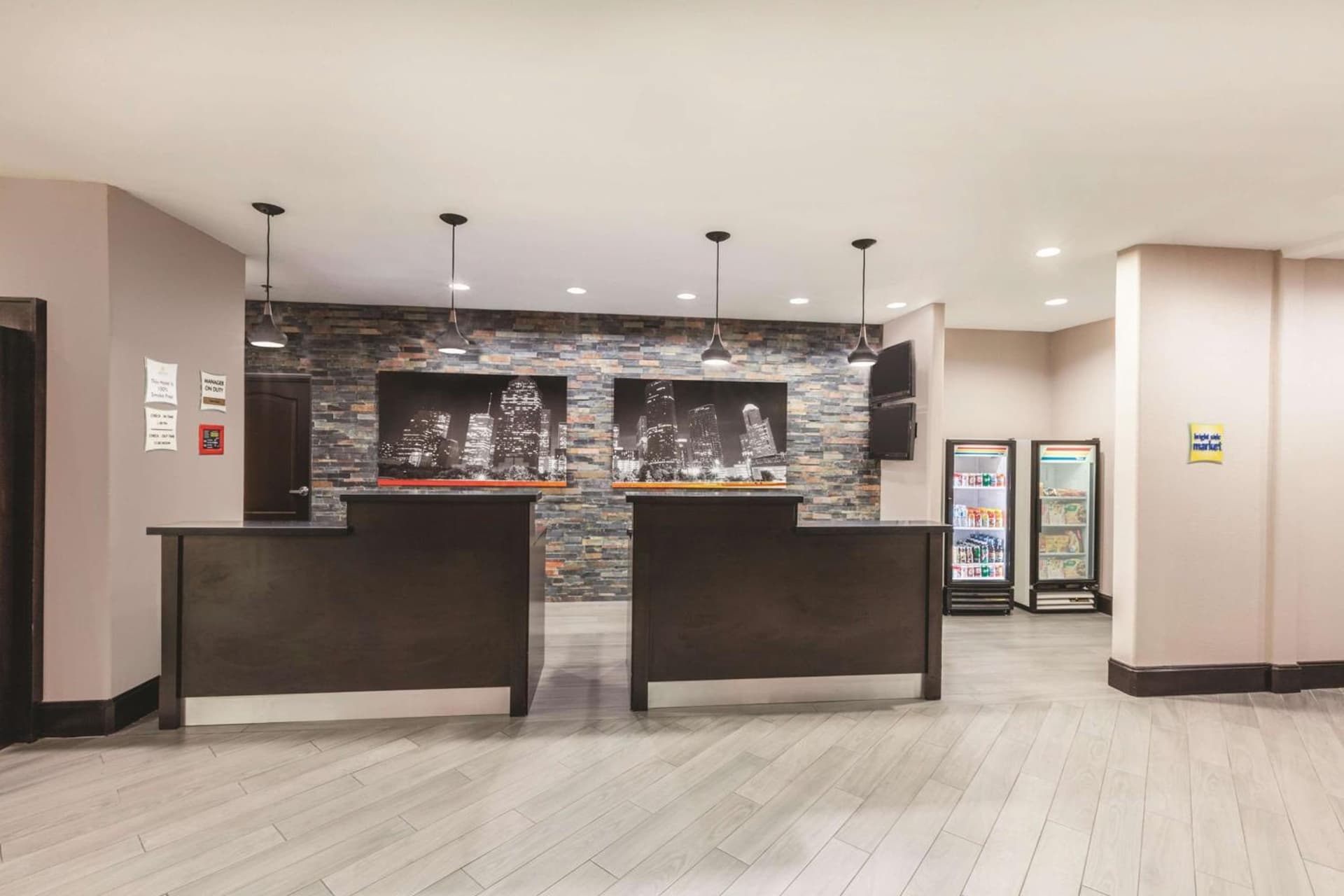 La Quinta by Wyndham Houston IAH Bush Intl Airport E gallery photo in Humble, TX — image 34