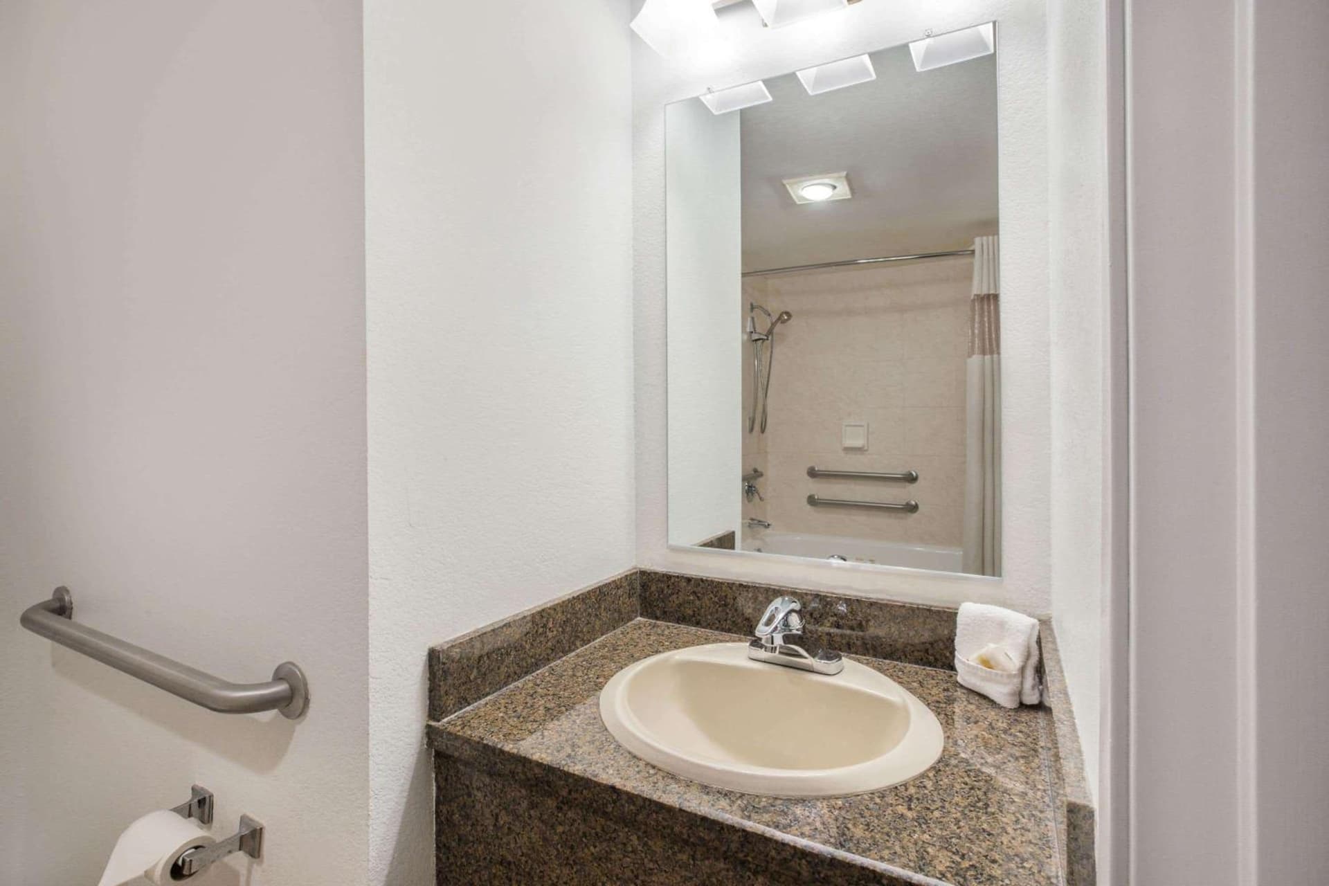 La Quinta Inn by Wyndham Everett gallery photo in Everett, WA — image 30