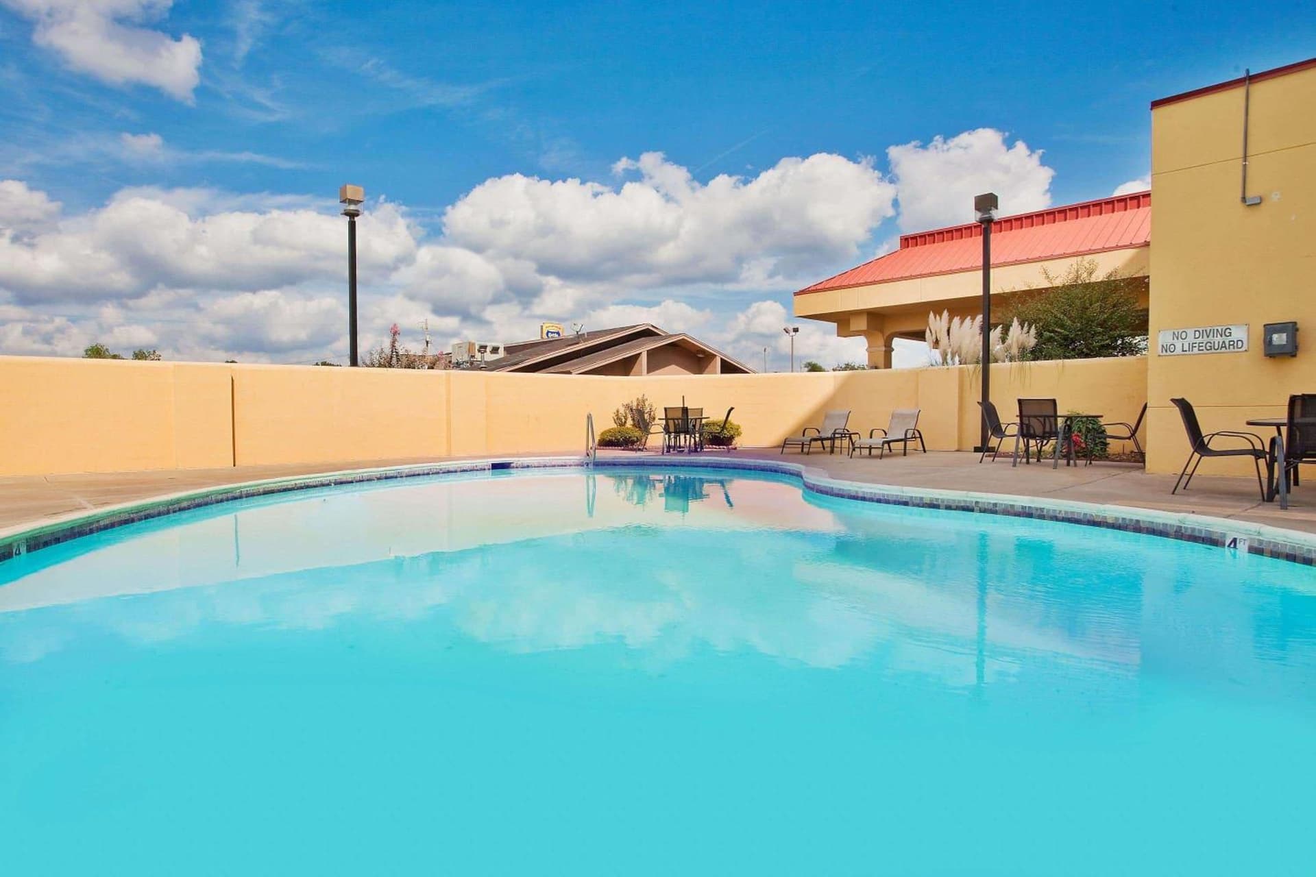 La Quinta by Wyndham Memphis Airport Graceland property views in Memphis, TN — gallery photo 3