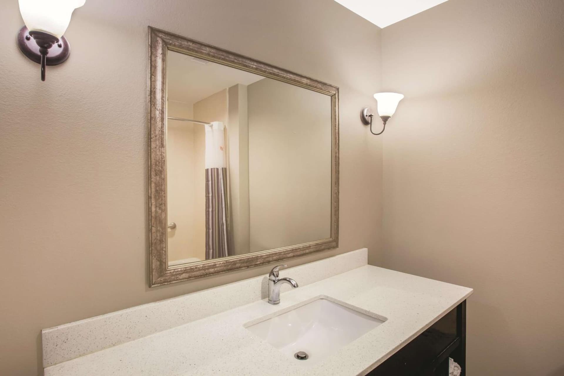 La Quinta by Wyndham Baton Rouge Denham Springs interior in Baton Rouge, LA — gallery photo 2