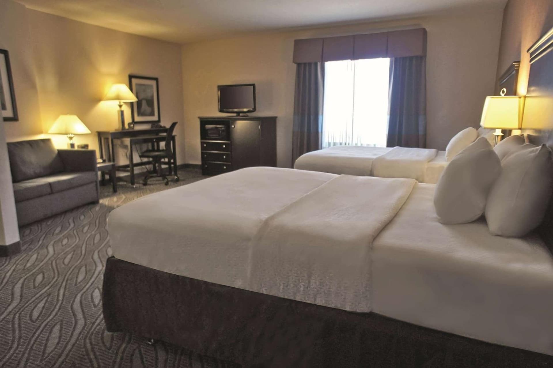 La Quinta by Wyndham Edmond gallery photo in Edmond, OK — image 4
