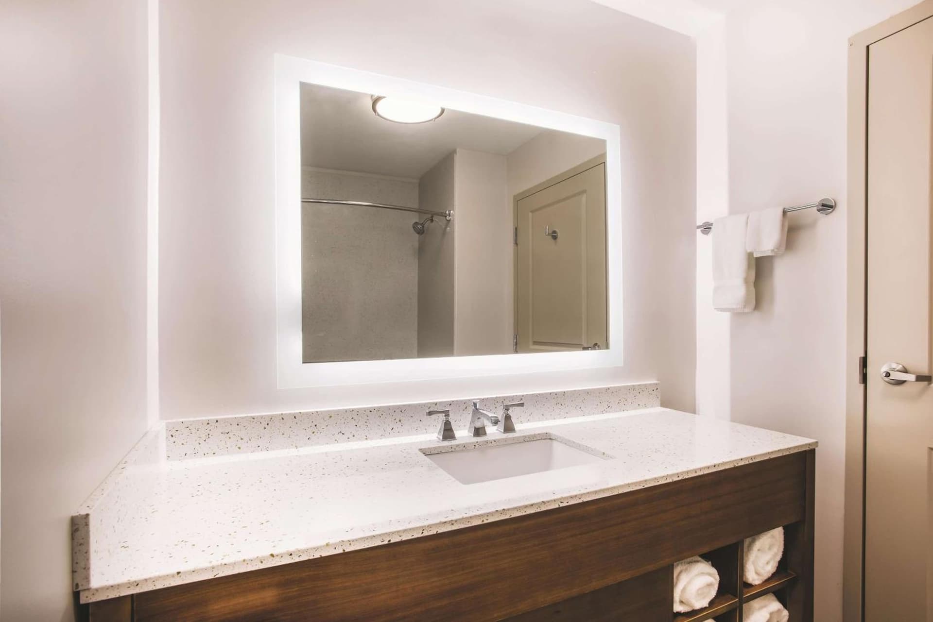 La Quinta by Wyndham Chambersburg gallery photo in Chambersburg, PA — image 13