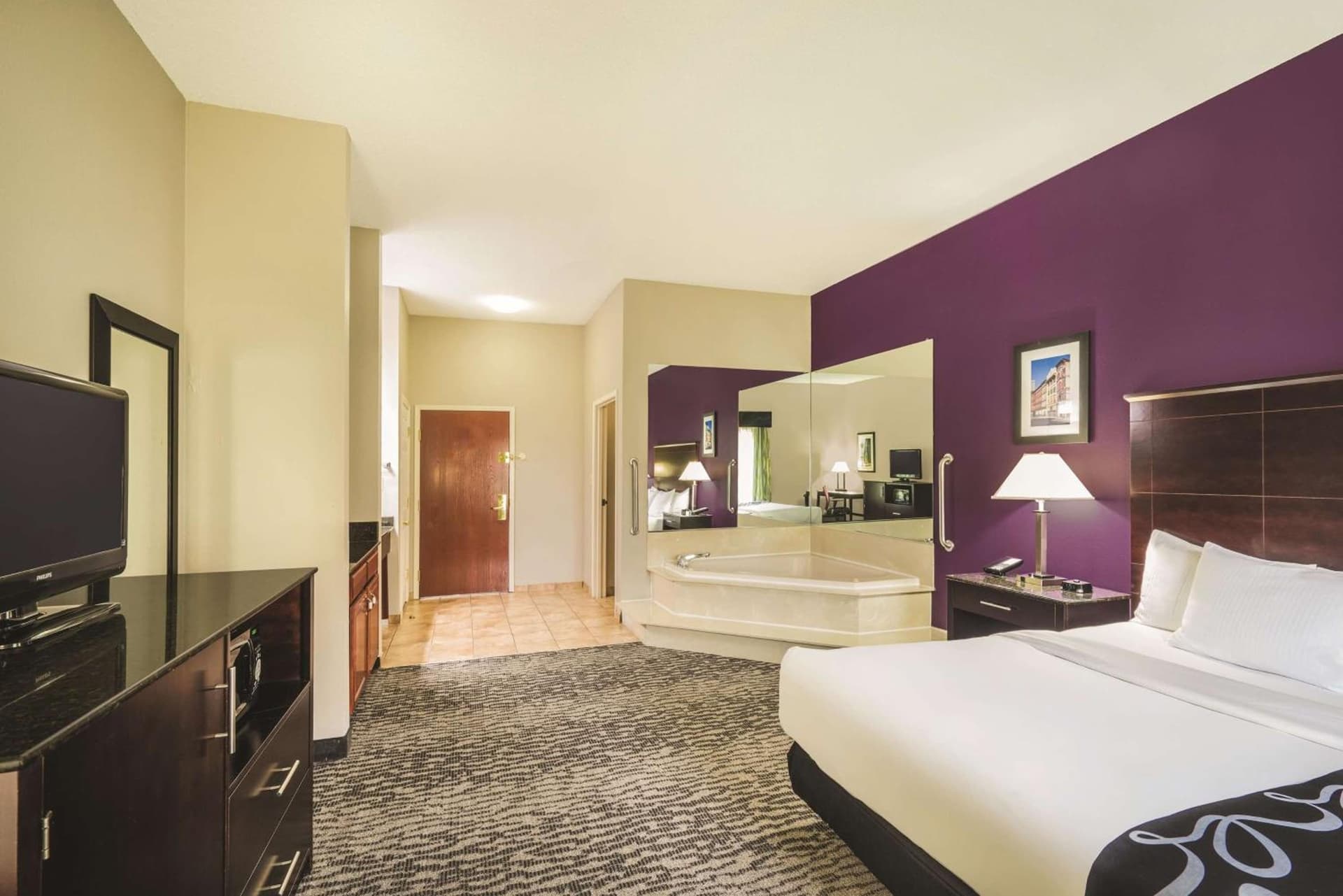 La Quinta Inn & Suites by Wyndham Louisville East gallery photo in Louisville, KY — image 18