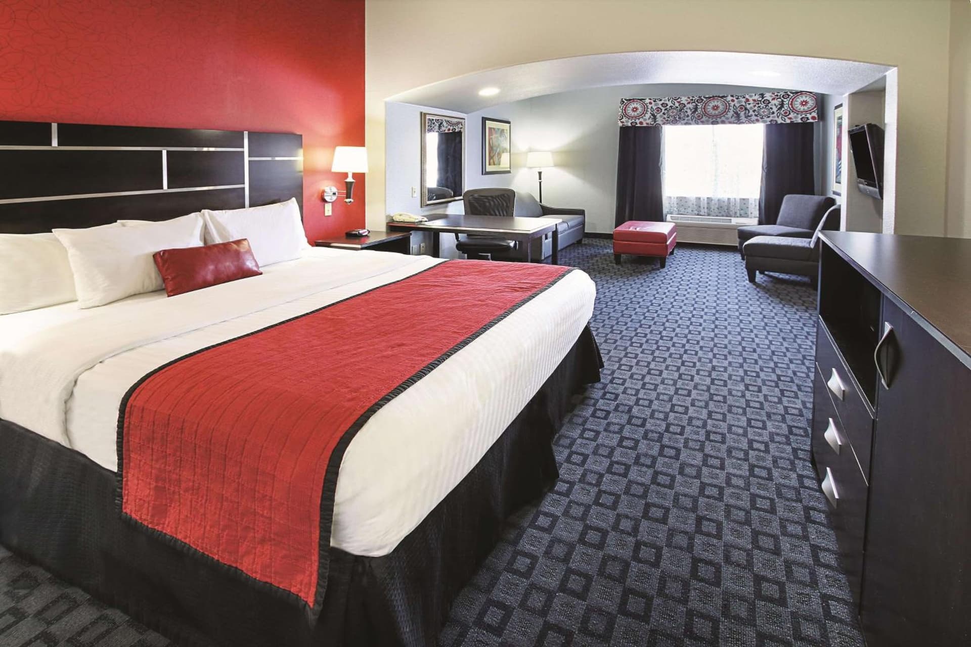 La Quinta Inn & Suites by Wyndham South Dallas - Hutchins gallery photo in Hutchins, TX — image 7