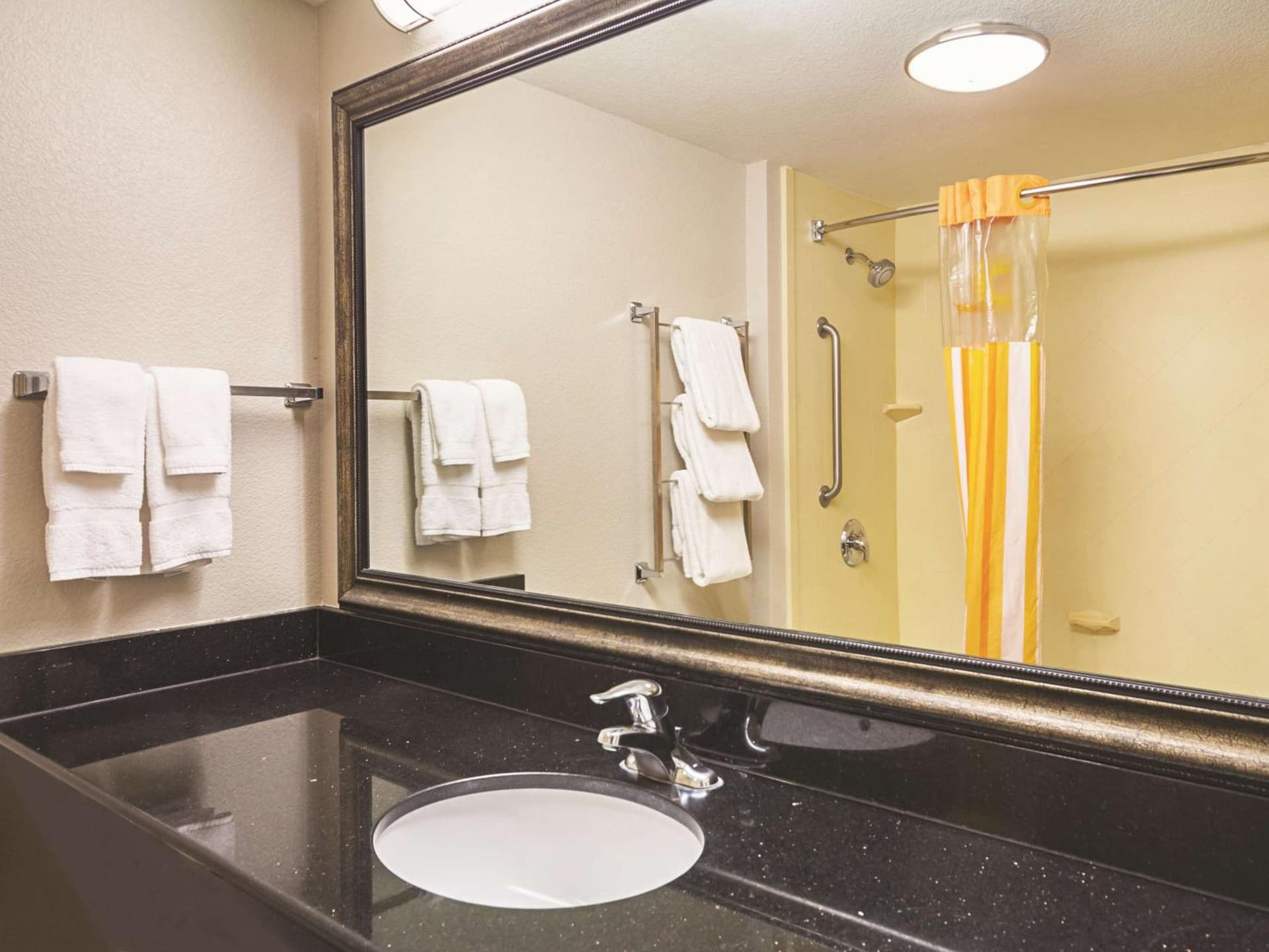 La Quinta by Wyndham Fresno Northwest gallery photo in Fresno, CA — image 7