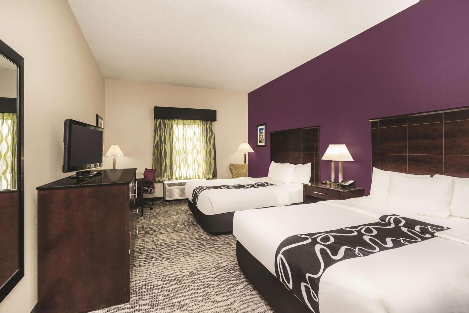 La Quinta Inn & Suites by Wyndham Louisville East gallery photo in Louisville, KY — image 56