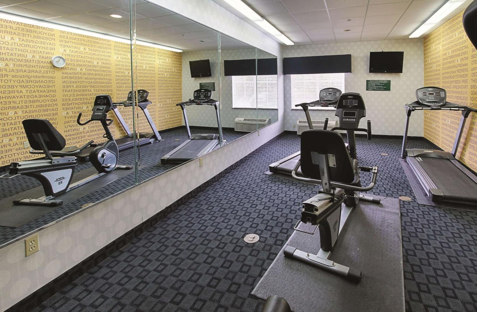 La Quinta Inn & Suites by Wyndham South Dallas - Hutchins gallery photo in Hutchins, TX — image 6
