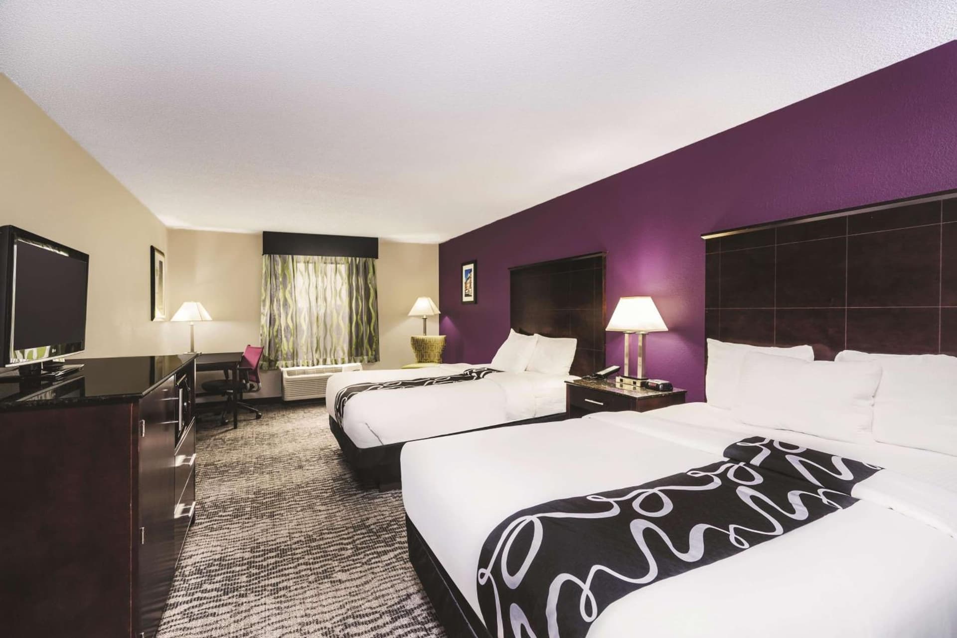 La Quinta Inn & Suites by Wyndham Louisville East gallery photo in Louisville, KY — image 6