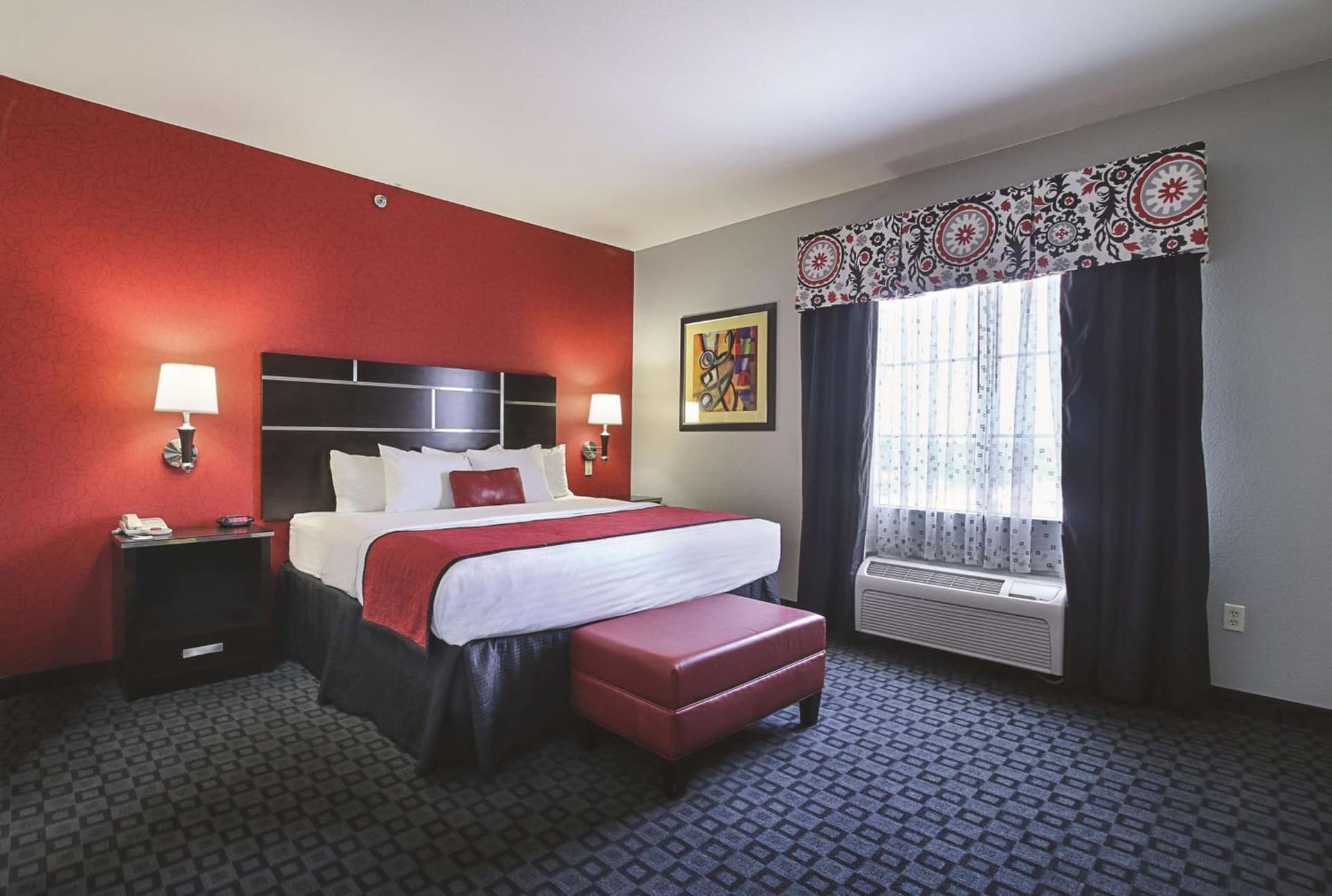 La Quinta Inn & Suites by Wyndham South Dallas - Hutchins gallery photo in Hutchins, TX — image 8