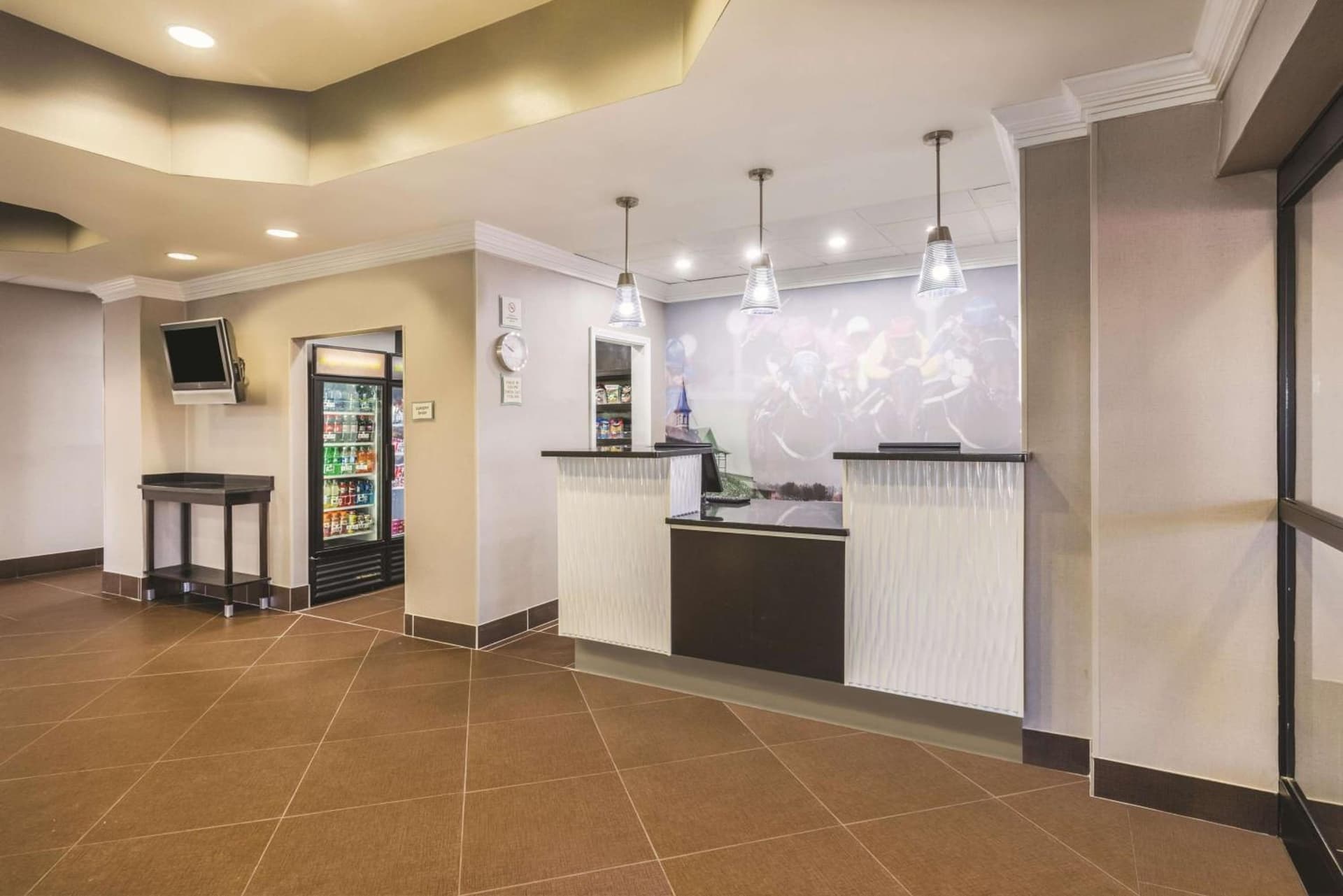 La Quinta Inn & Suites by Wyndham Louisville East gallery photo in Louisville, KY — image 8
