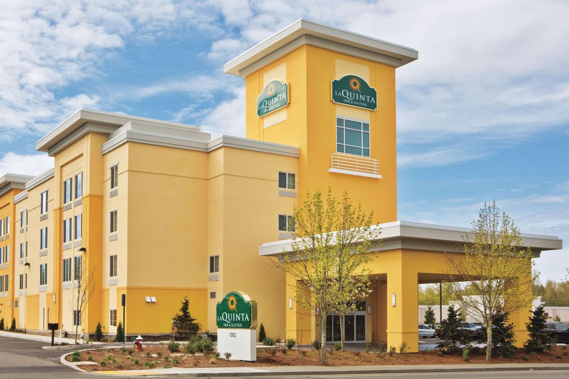 La Quinta by Wyndham Bellingham featured exterior or lobby in Bellingham, WA — similar hotel