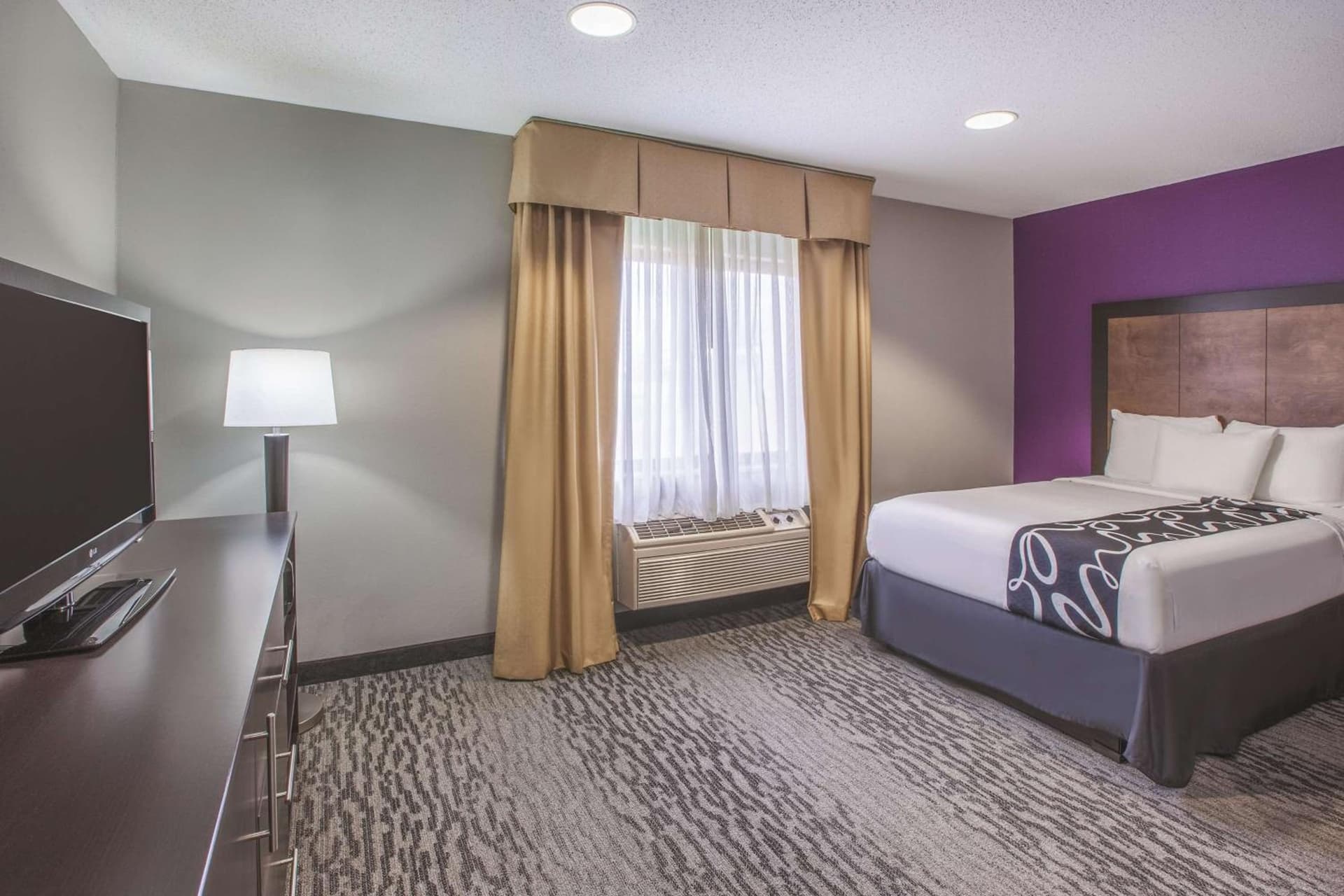 La Quinta by Wyndham Erie gallery photo in Erie, PA — image 10