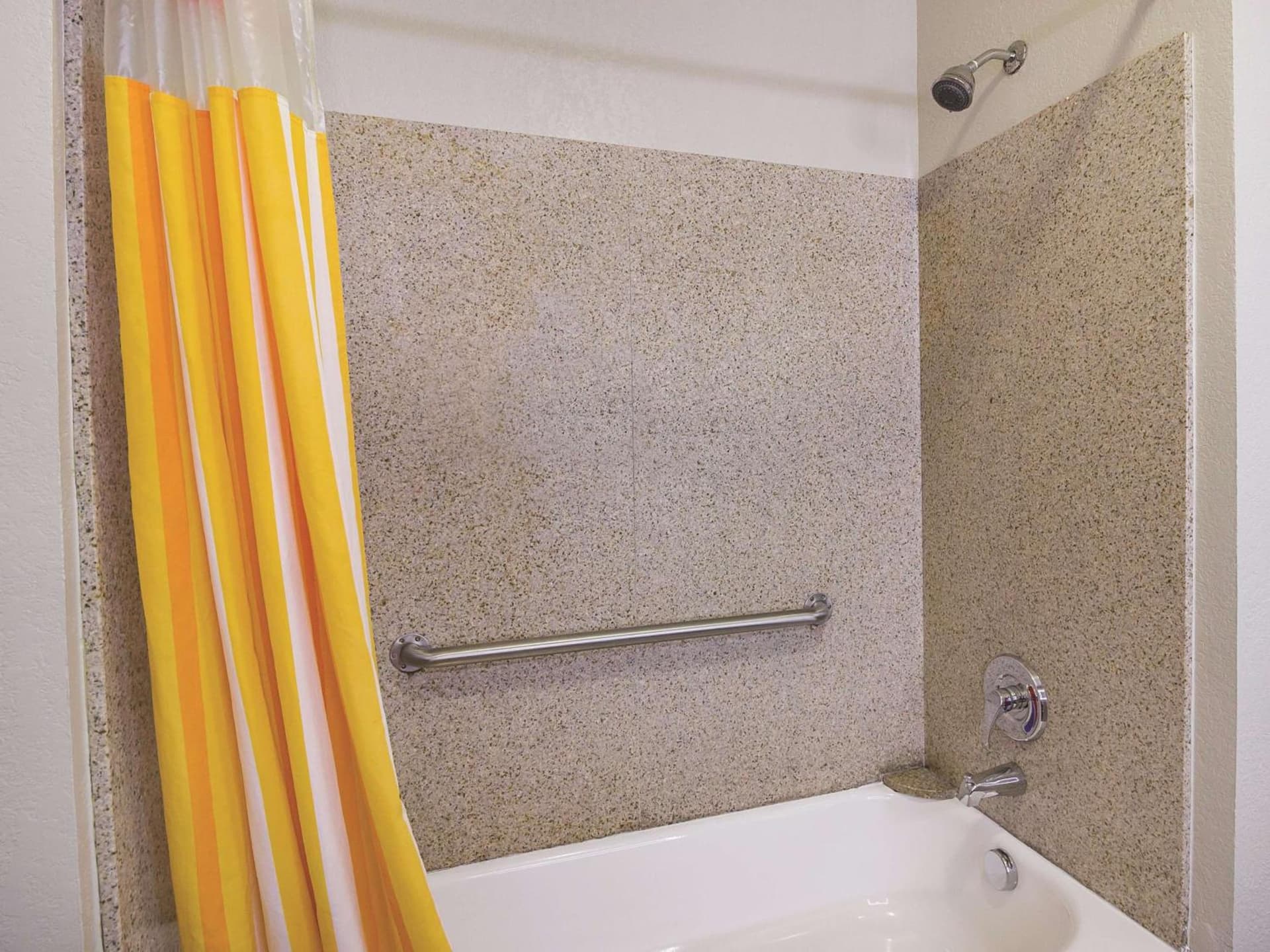 La Quinta by Wyndham Bowling Green gallery photo in Bowling Green, KY — image 33