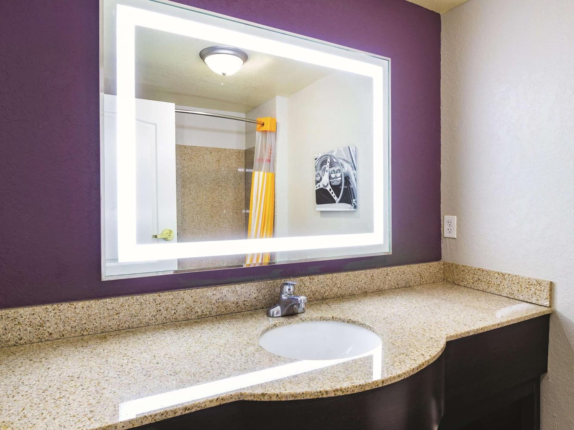 La Quinta by Wyndham Bowling Green gallery photo in Bowling Green, KY — image 39