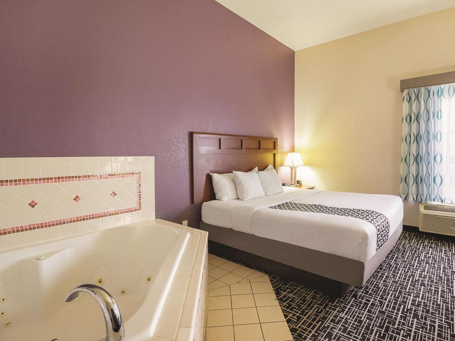 La Quinta by Wyndham Bowling Green gallery photo in Bowling Green, KY — image 34