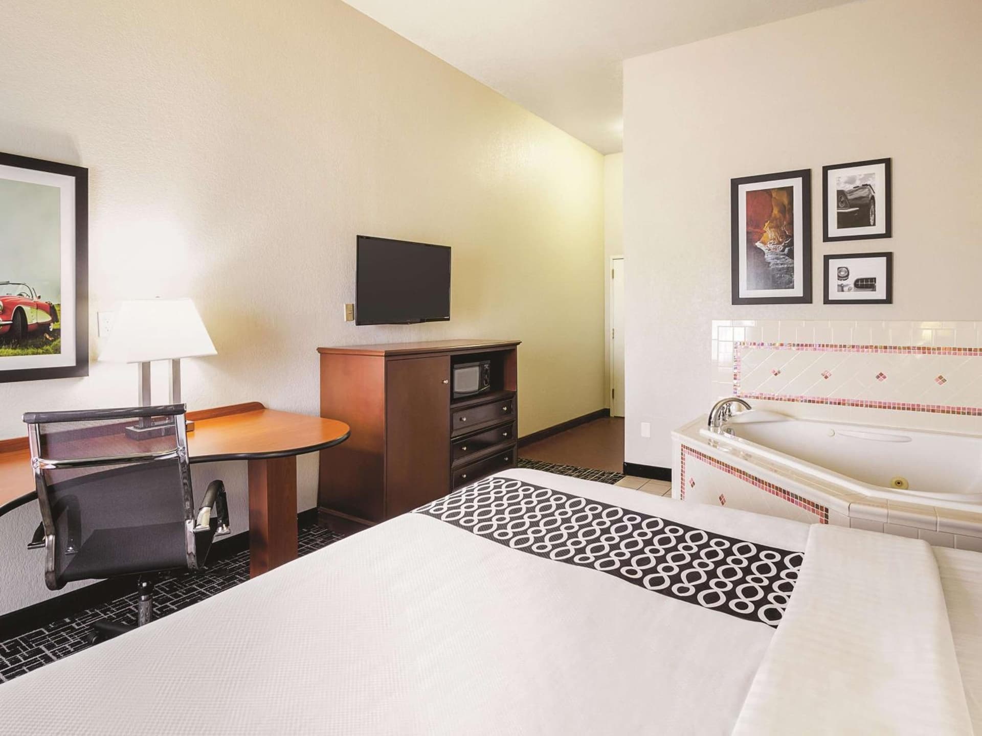 La Quinta by Wyndham Bowling Green gallery photo in Bowling Green, KY — image 37