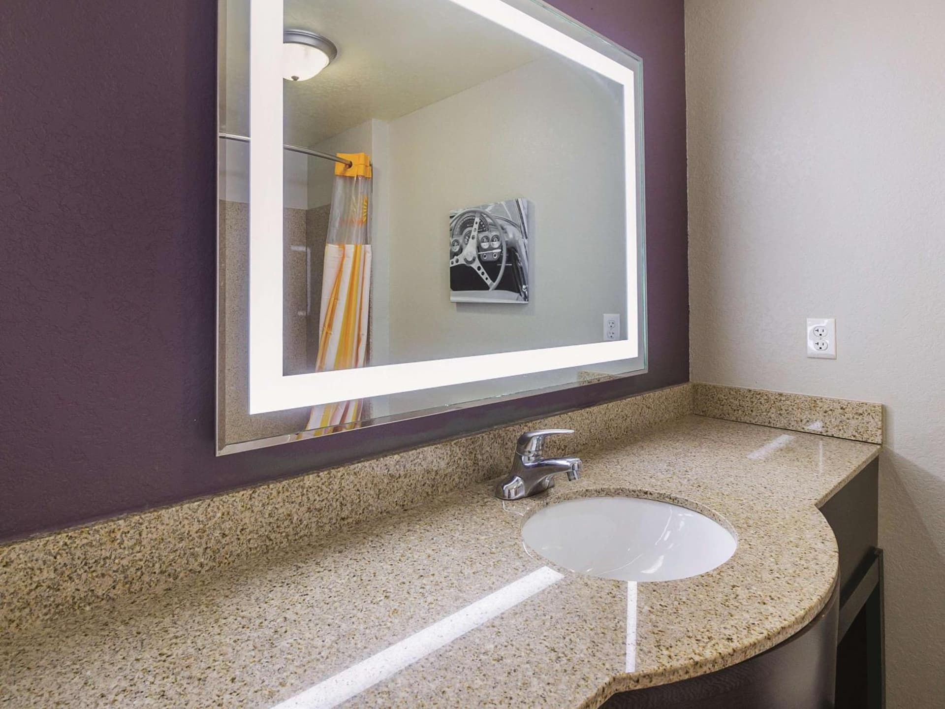 La Quinta by Wyndham Bowling Green gallery photo in Bowling Green, KY — image 59