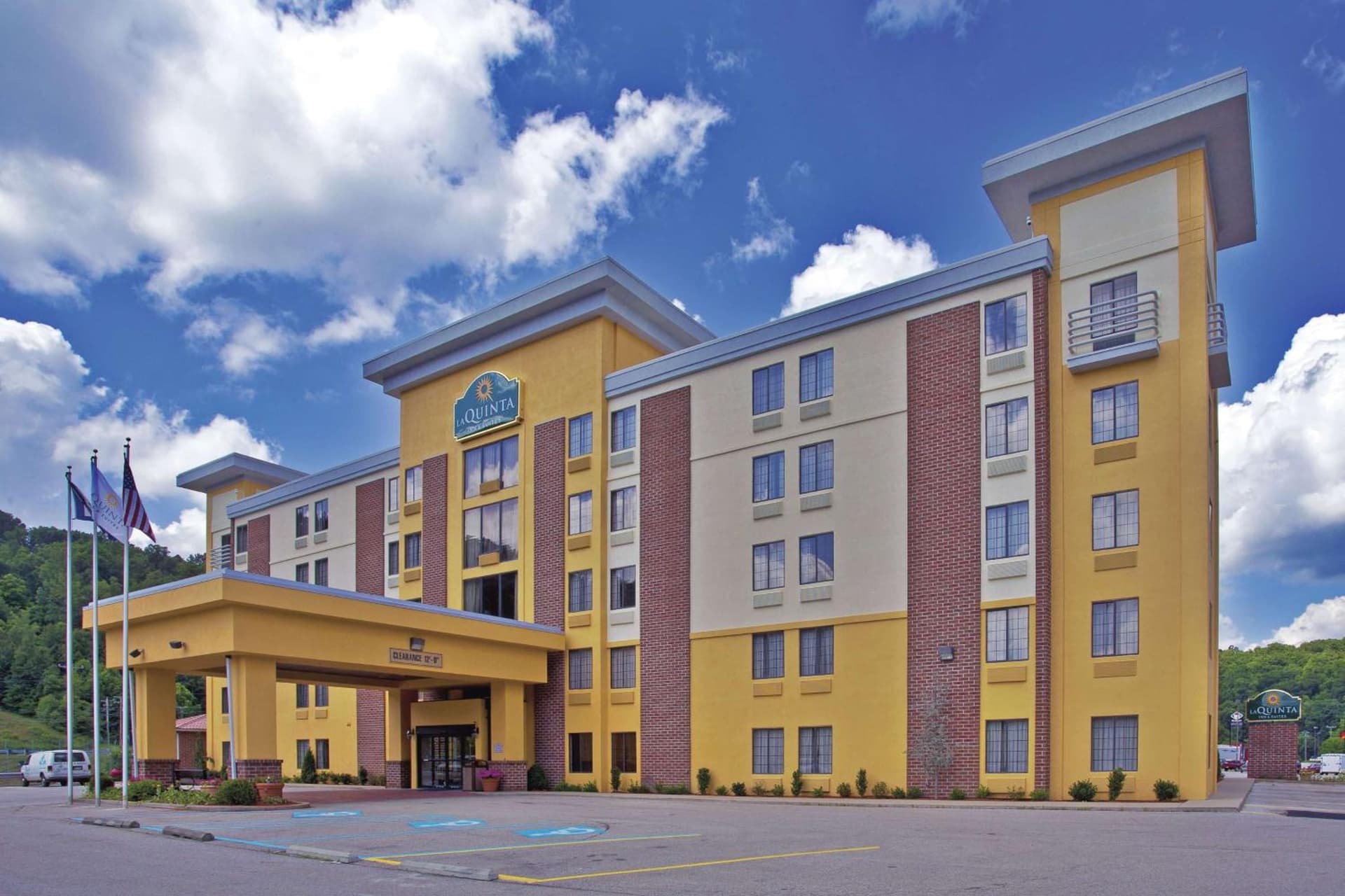La Quinta by Wyndham Elkview - Charleston NE featured exterior or lobby in Elkview, WV — similar hotel