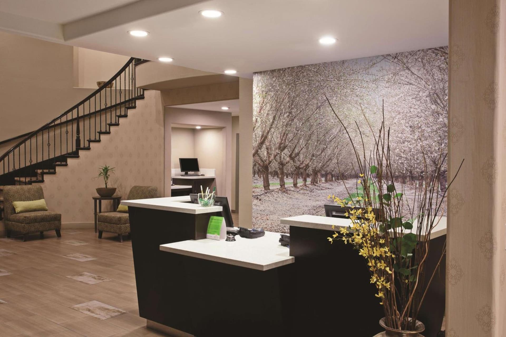 La Quinta by Wyndham Los Banos interior in Los Banos, CA — gallery photo 2