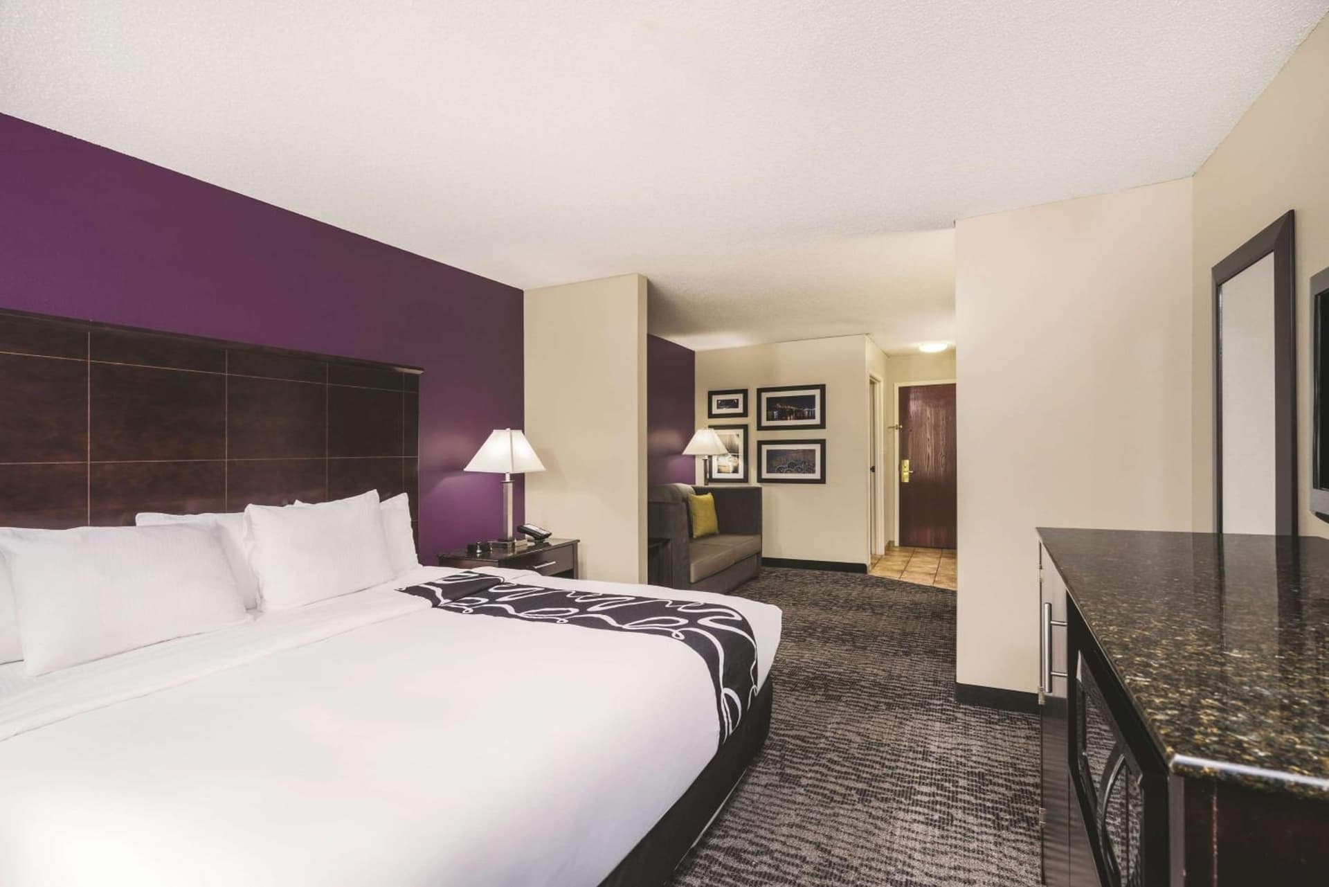 La Quinta Inn & Suites by Wyndham Louisville East gallery photo in Louisville, KY — image 26
