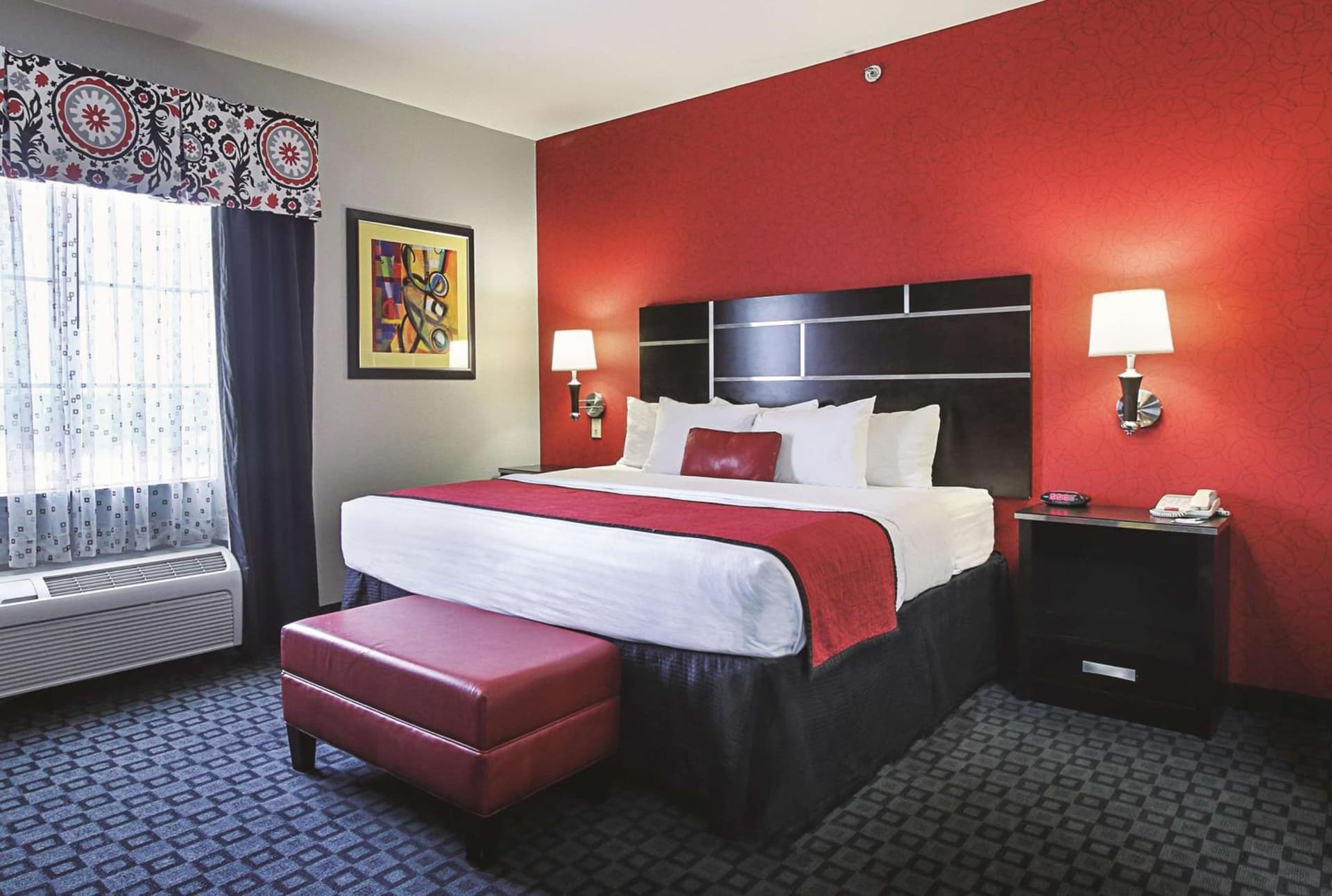 La Quinta Inn & Suites by Wyndham South Dallas - Hutchins gallery photo in Hutchins, TX — image 5