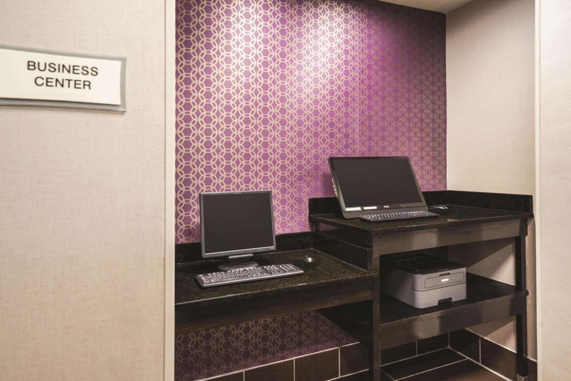 La Quinta Inn & Suites by Wyndham Louisville East gallery photo in Louisville, KY — image 39