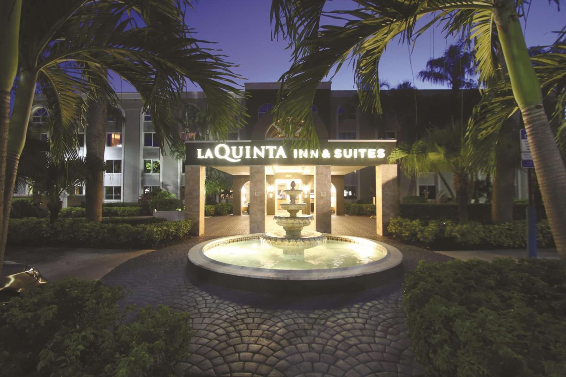 La Quinta by Wyndham Coral Springs South interior in Coral Springs, FL — gallery photo 2