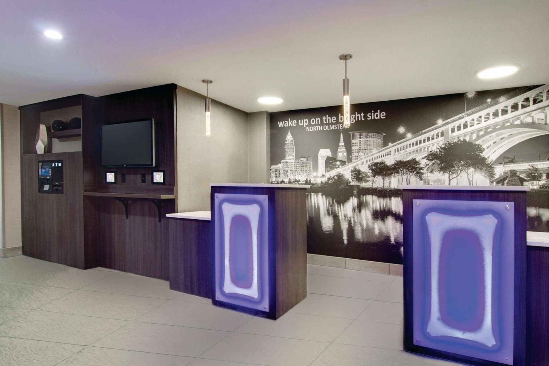 La Quinta Inn & Suites by Wyndham Cleveland Airport West gallery photo in North Olmsted, OH — image 15