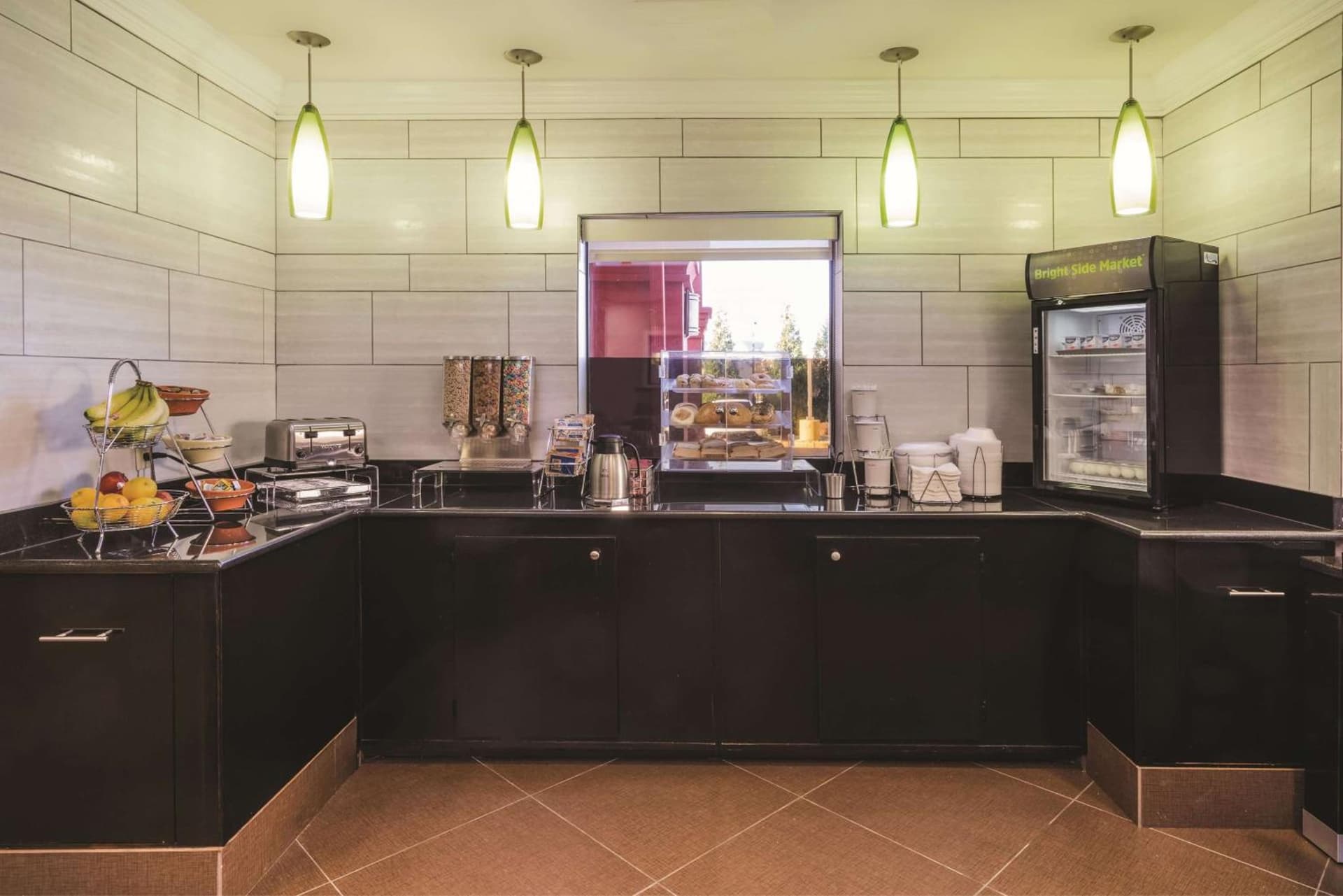 La Quinta Inn & Suites by Wyndham Louisville East interior in Louisville, KY — gallery photo 2