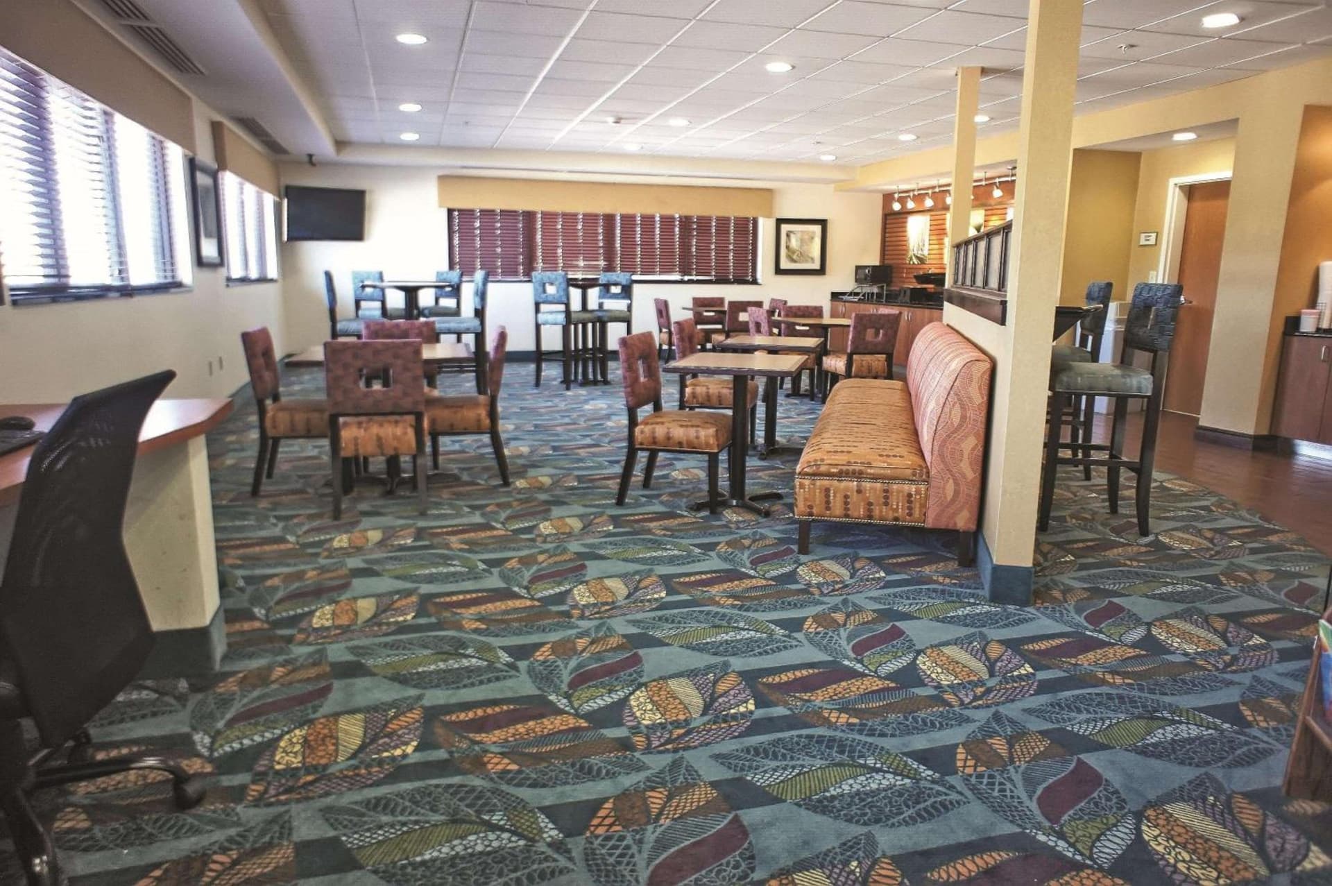 La Quinta by Wyndham Edmond gallery photo in Edmond, OK — image 11