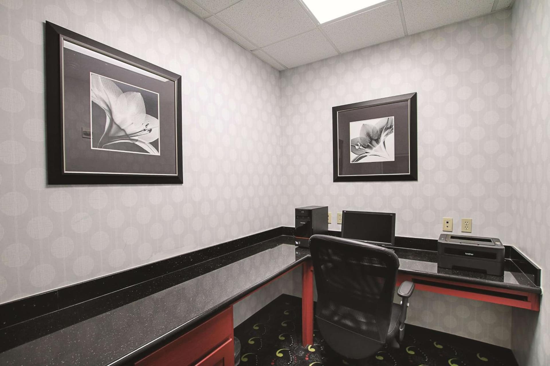 La Quinta Inn & Suites by Wyndham South Dallas - Hutchins gallery photo in Hutchins, TX — image 34