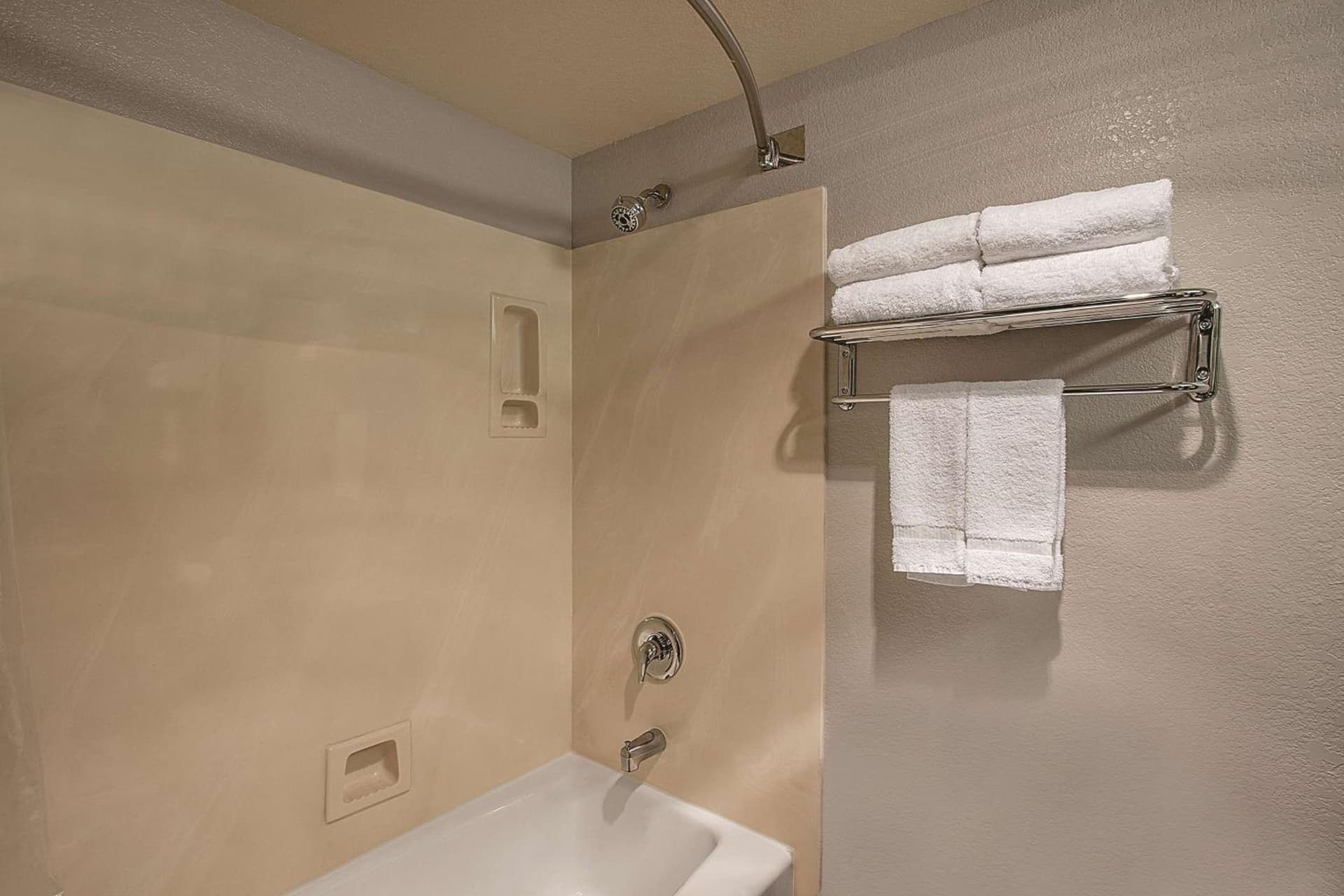 La Quinta by Wyndham Davis gallery photo in Davis, CA — image 30