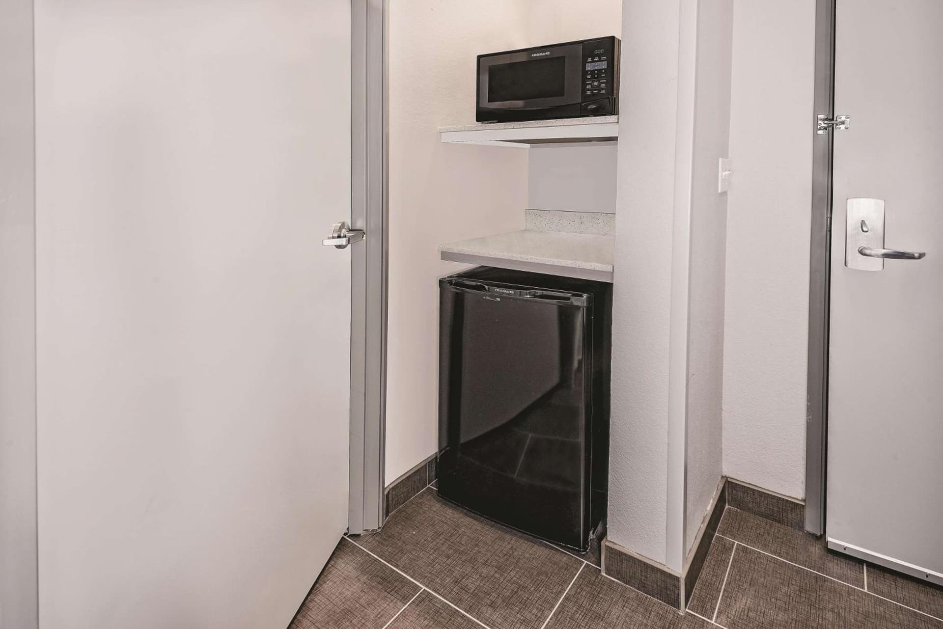 La Quinta by Wyndham Dallas Grand Prairie North gallery photo in Grand Prairie, TX — image 32