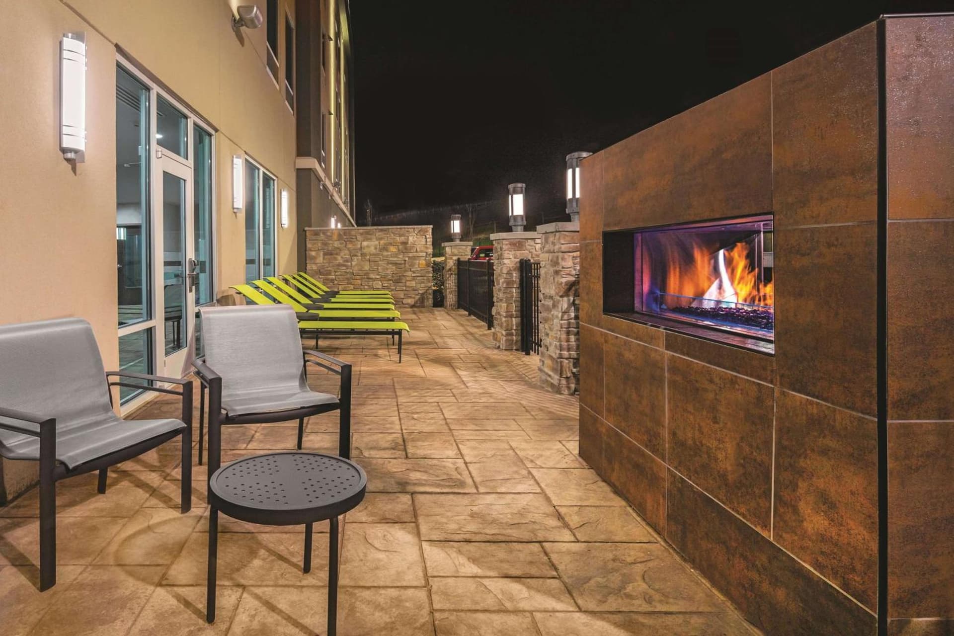 La Quinta Inn & Suites by Wyndham Cleveland near Lee Univ property views in Cleveland, TN — gallery photo 3