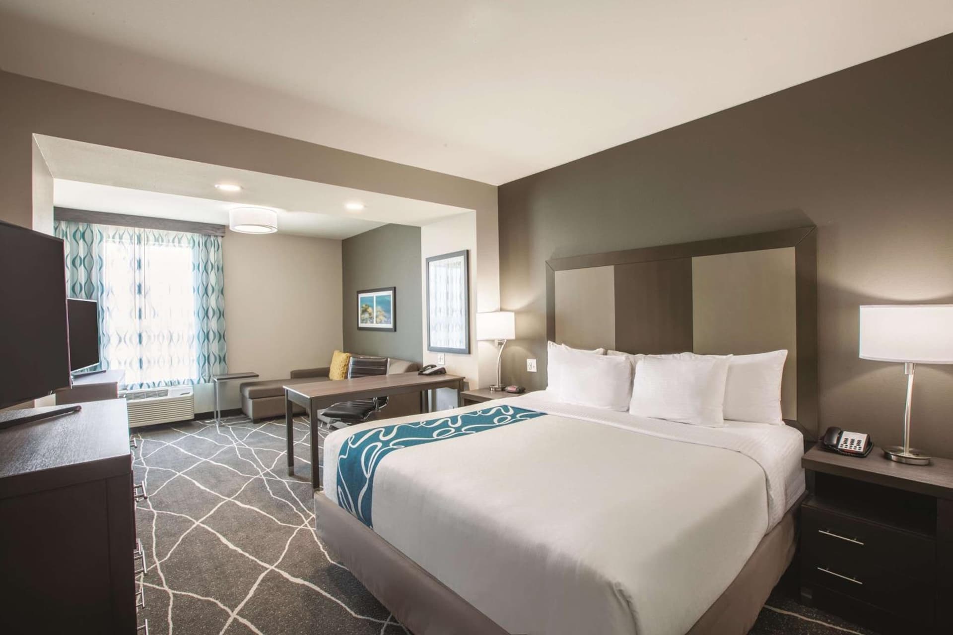 La Quinta by Wyndham Tulsa Broken Arrow gallery photo in Broken Arrow, OK — image 13