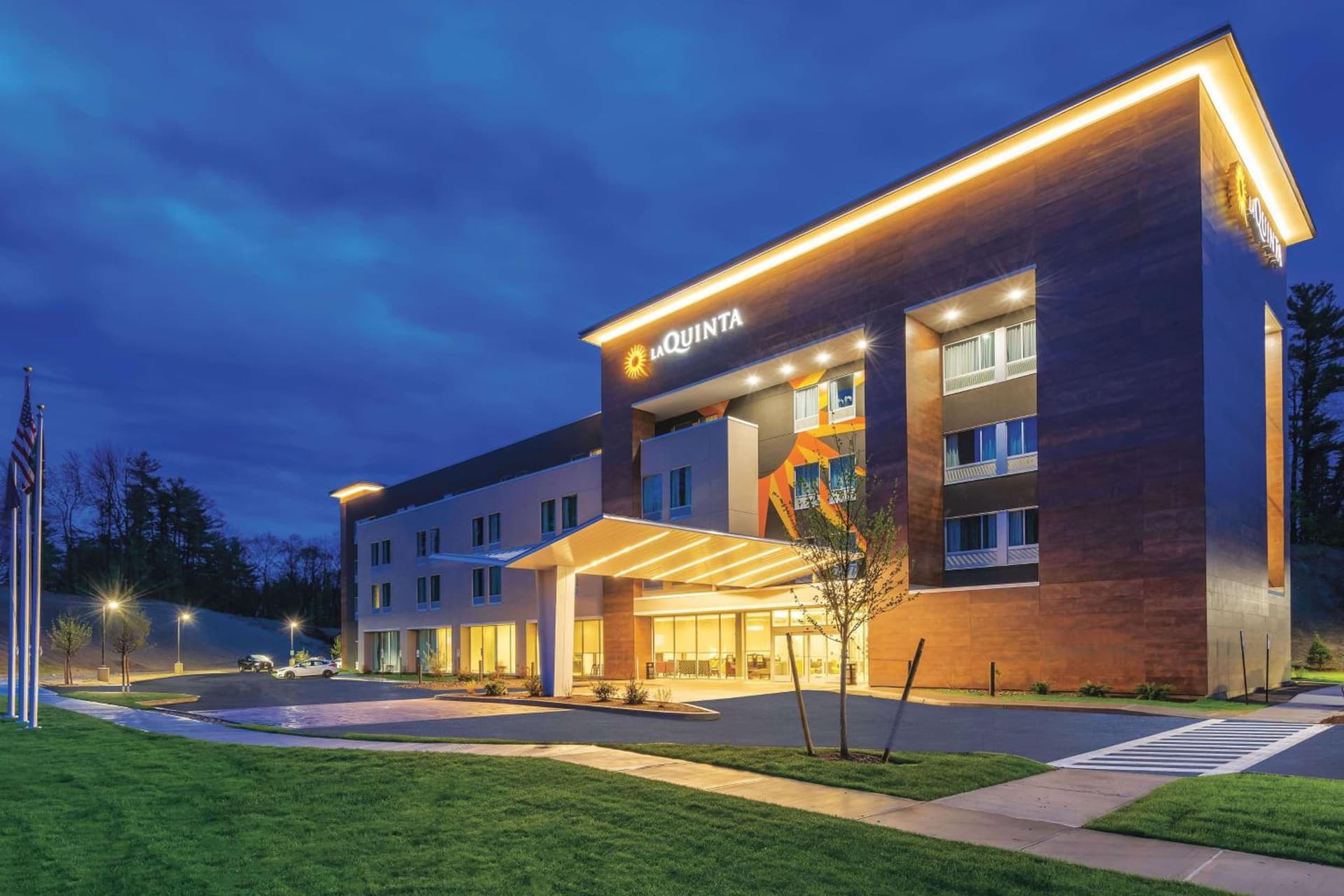La Quinta Inn & Suites by Wyndham Clifton Park Saratoga Area 1749 Route 9 gallery photo in Clifton Park, NY — image 10
