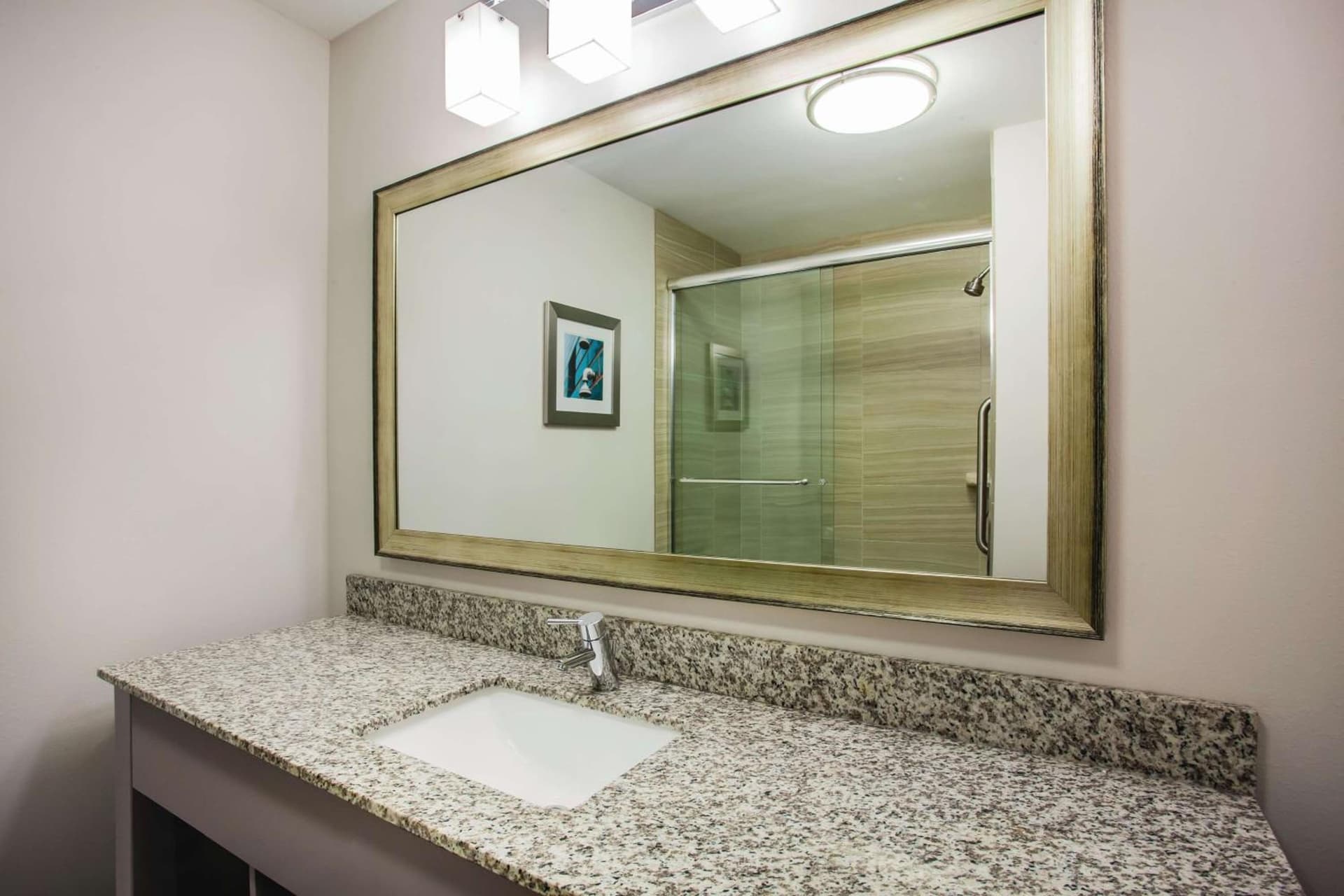 La Quinta by Wyndham St. Paul-Woodbury gallery photo in Woodbury, MN — image 9