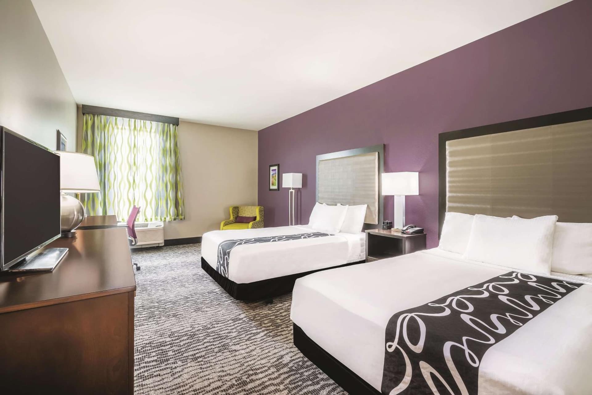 La Quinta Inn & Suites by Wyndham Clifton Park Saratoga Area 1749 Route 9 gallery photo in Clifton Park, NY — image 26