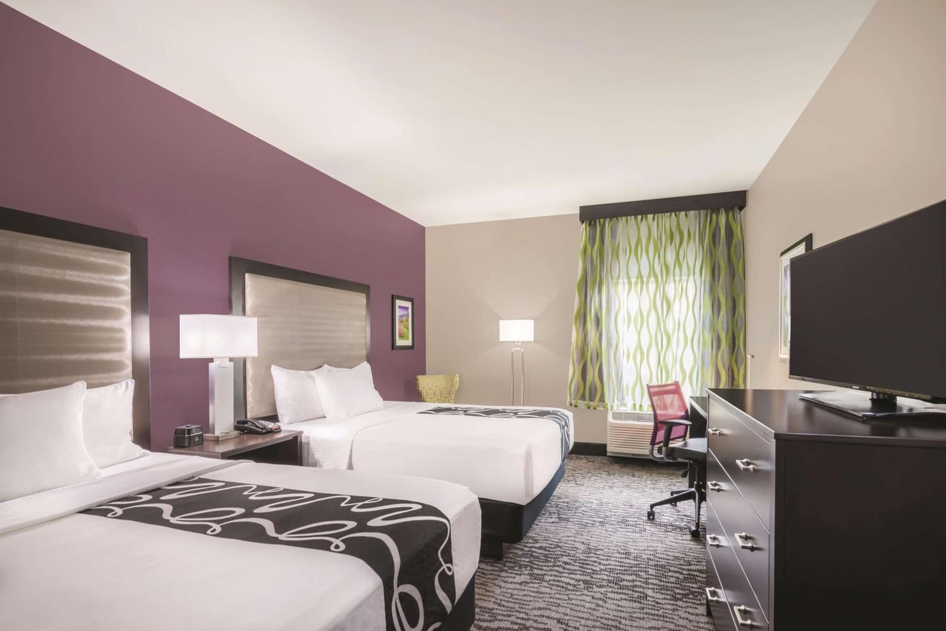 La Quinta Inn & Suites by Wyndham Clifton Park Saratoga Area 1749 Route 9 gallery photo in Clifton Park, NY — image 29