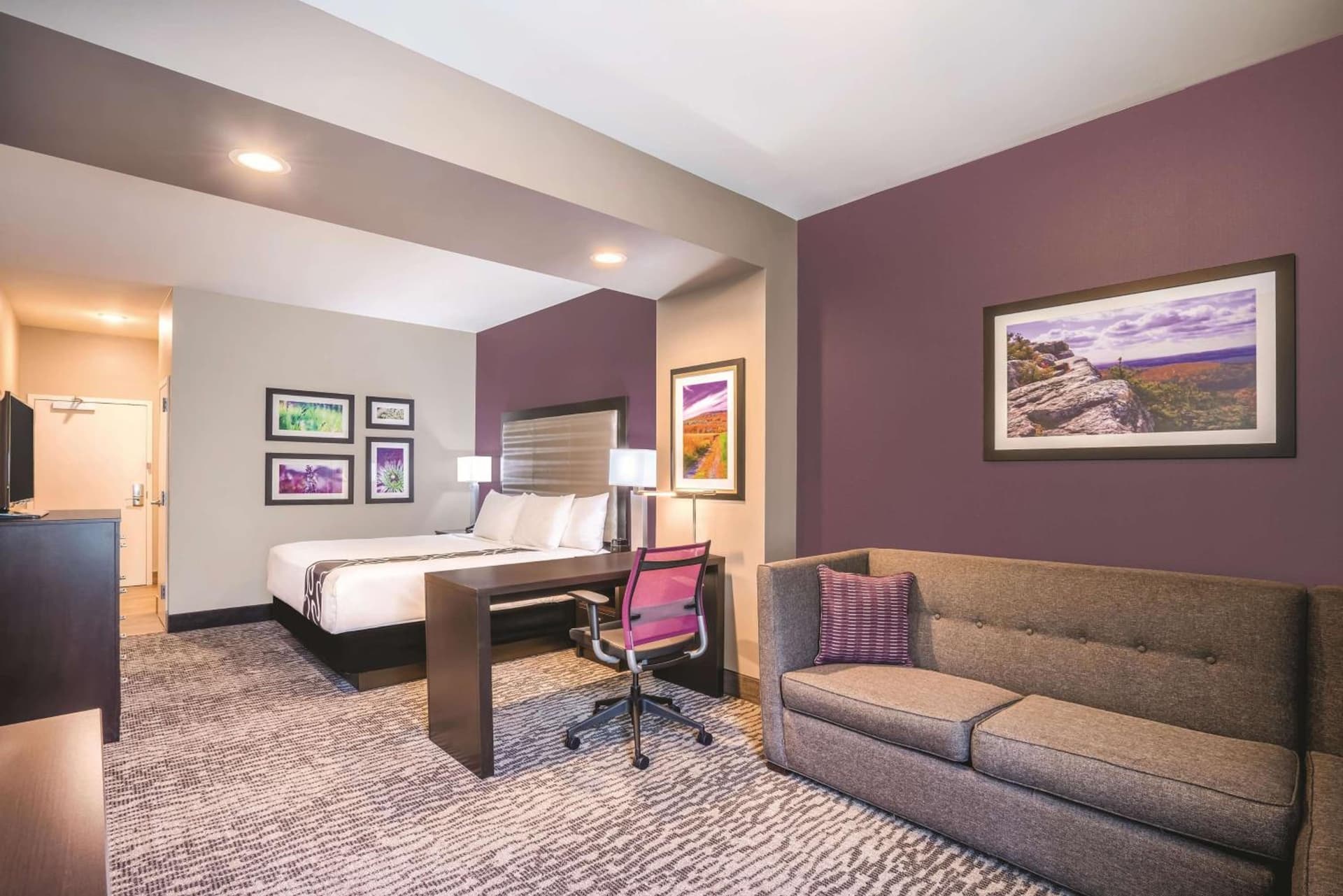 La Quinta Inn & Suites by Wyndham Clifton Park Saratoga Area 1749 Route 9 gallery photo in Clifton Park, NY — image 20