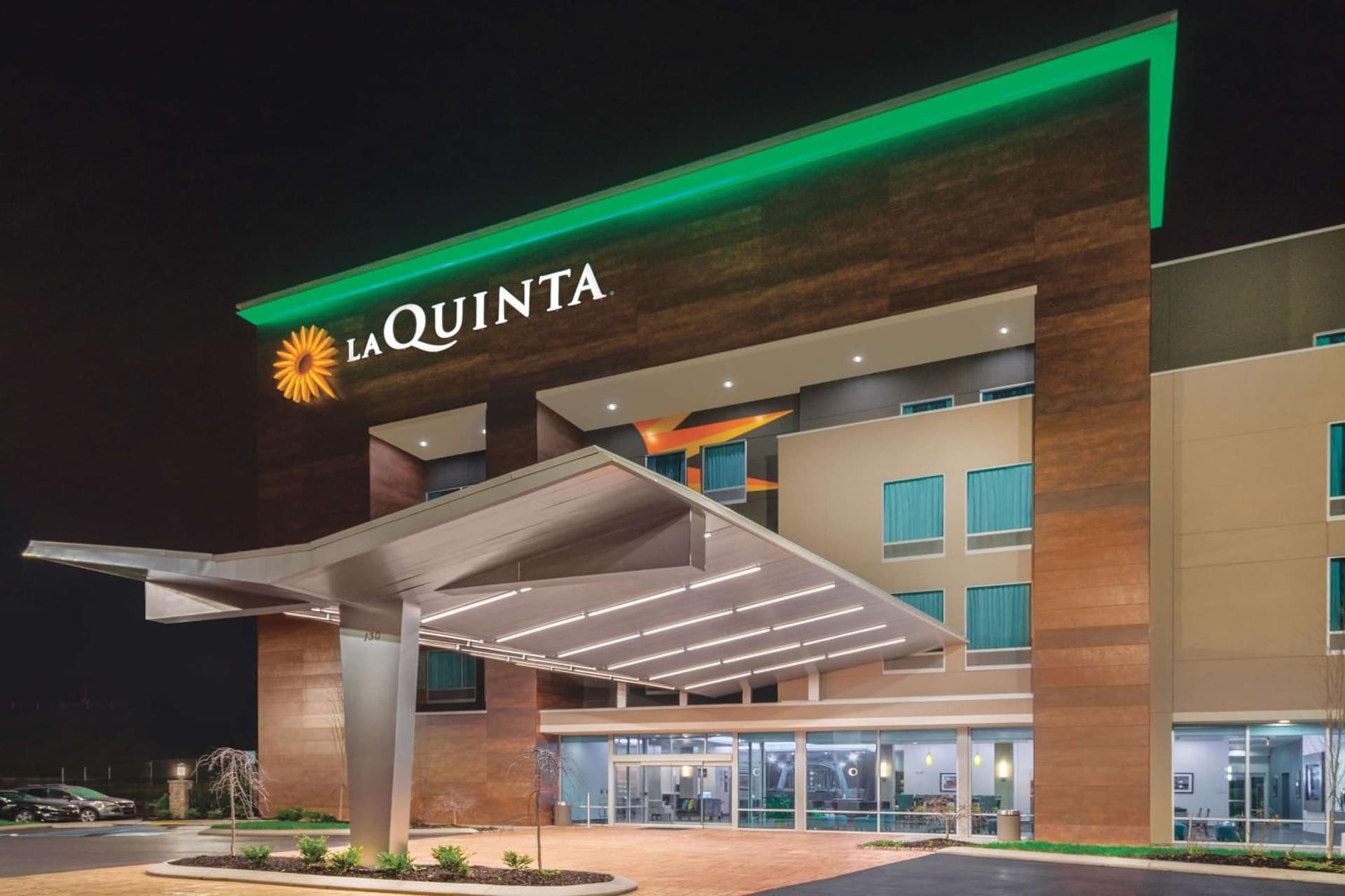 La Quinta Inn & Suites by Wyndham Cleveland near Lee Univ interior in Cleveland, TN — gallery photo 2
