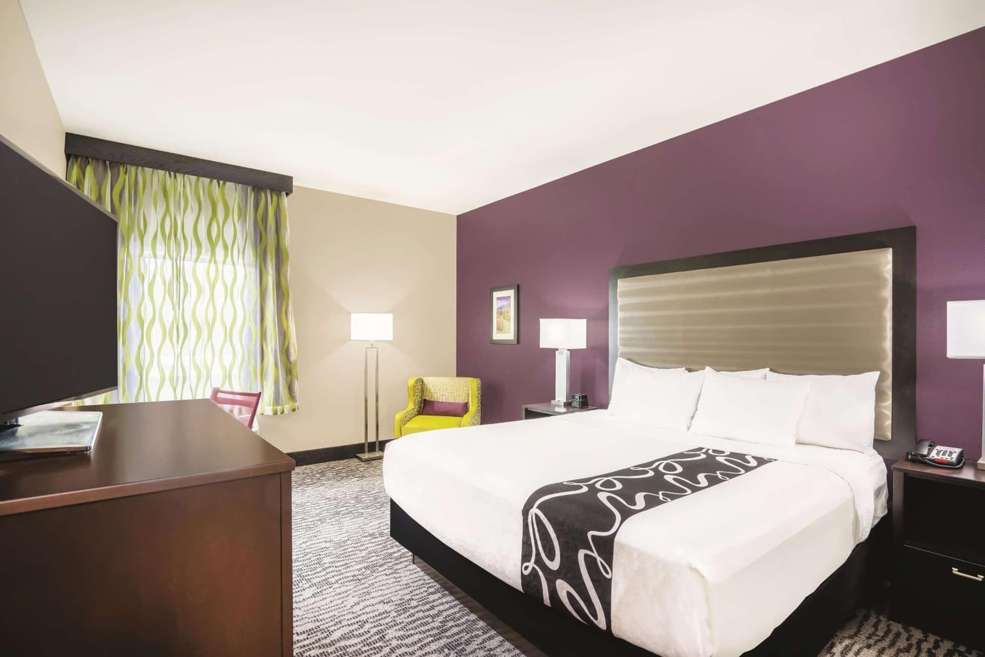 La Quinta Inn & Suites by Wyndham Clifton Park Saratoga Area 1749 Route 9 gallery photo in Clifton Park, NY — image 9