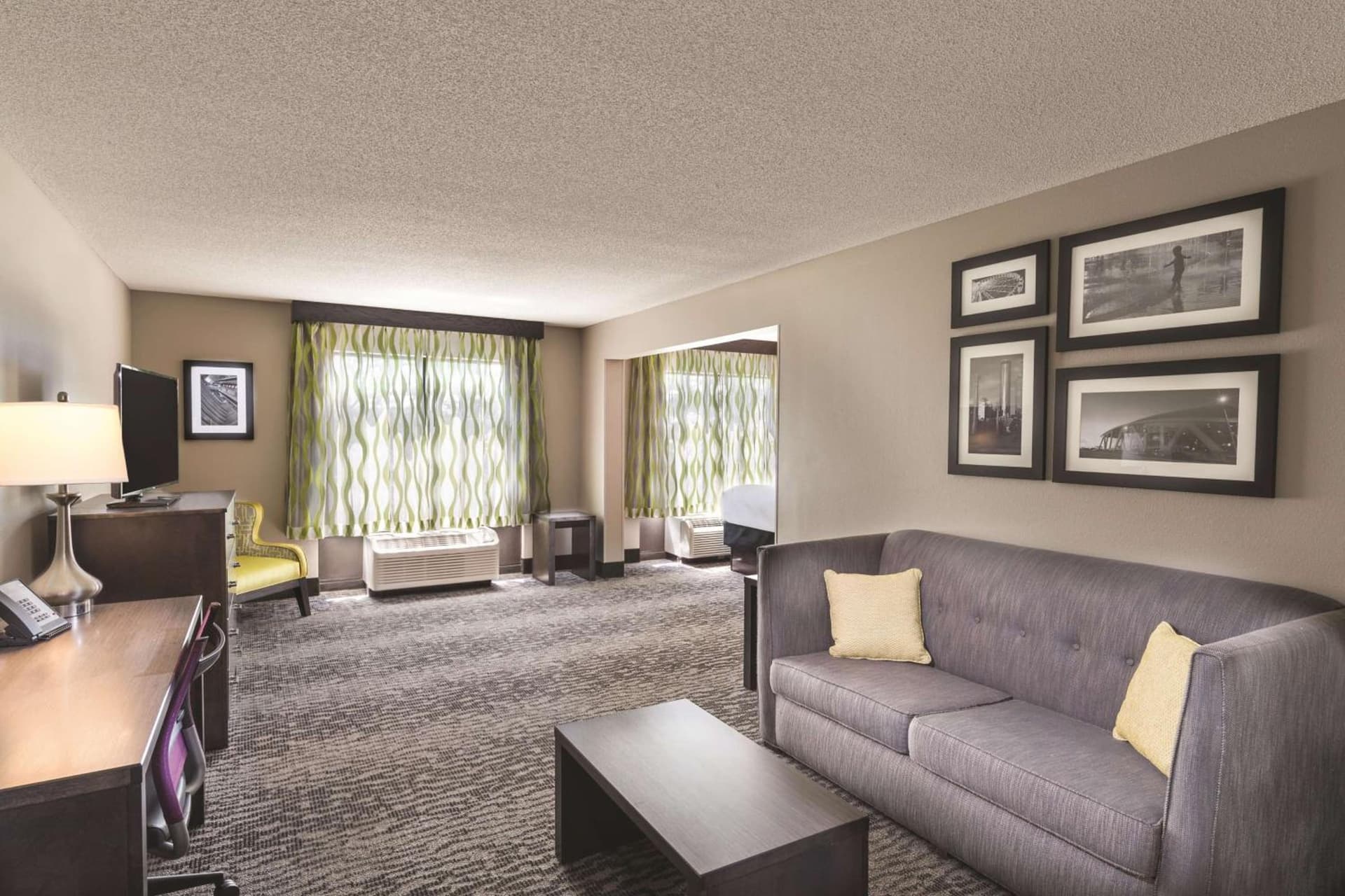 La Quinta by Wyndham Kennesaw gallery photo in Kennesaw, GA — image 63