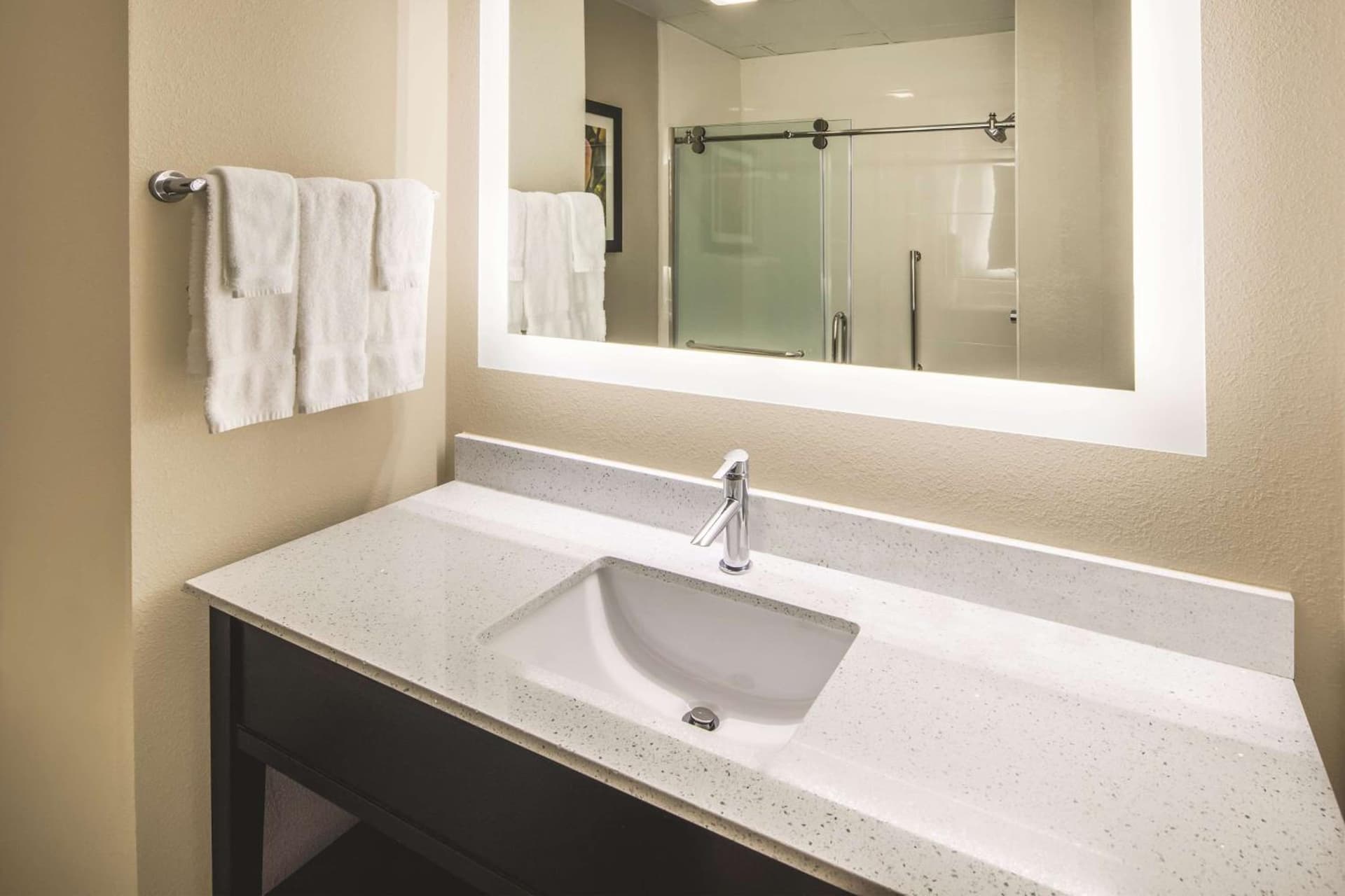La Quinta by Wyndham Milledgeville interior in Milledgeville, GA — gallery photo 2