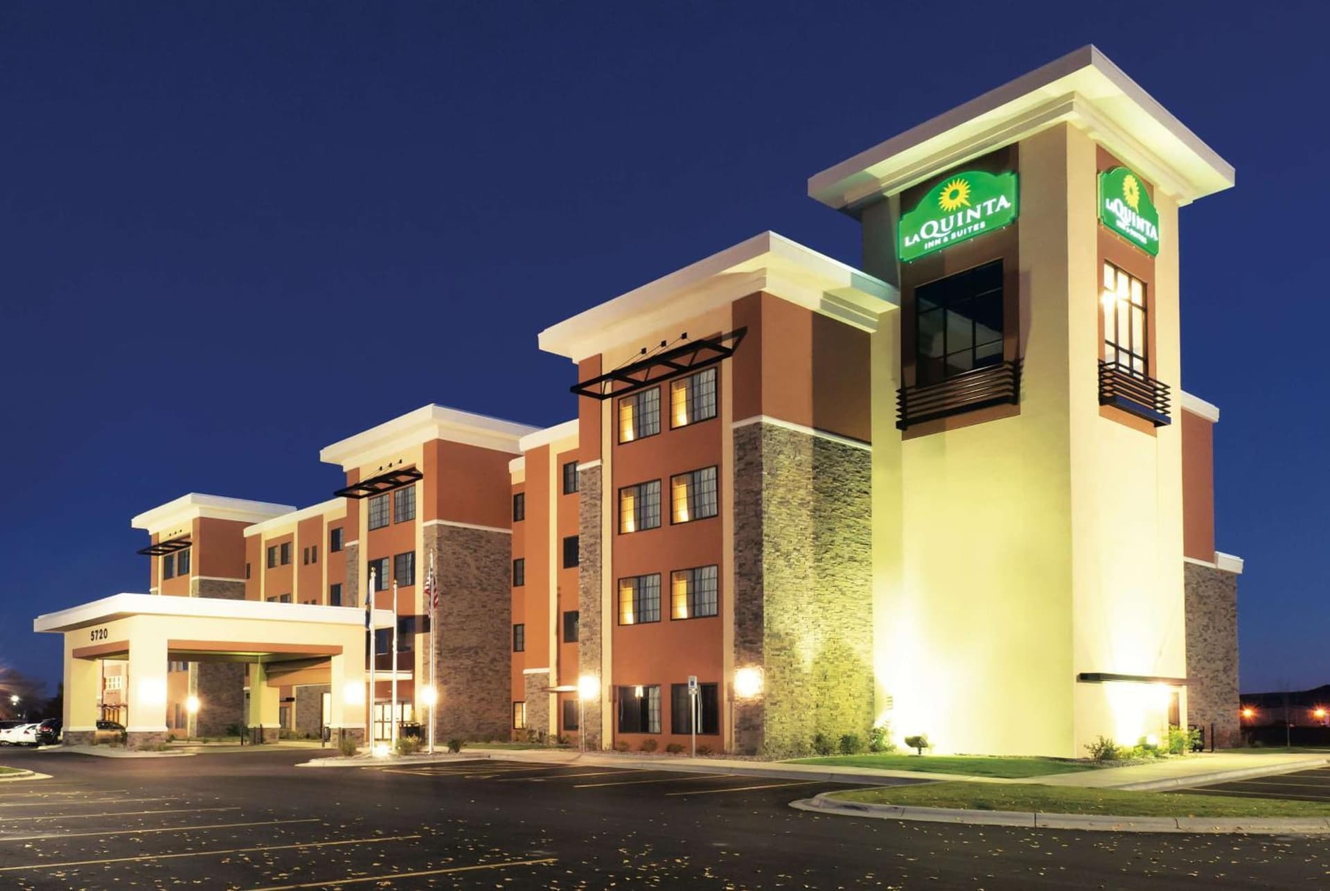 La Quinta by Wyndham Billings featured exterior or lobby in Billings, MT — similar hotel